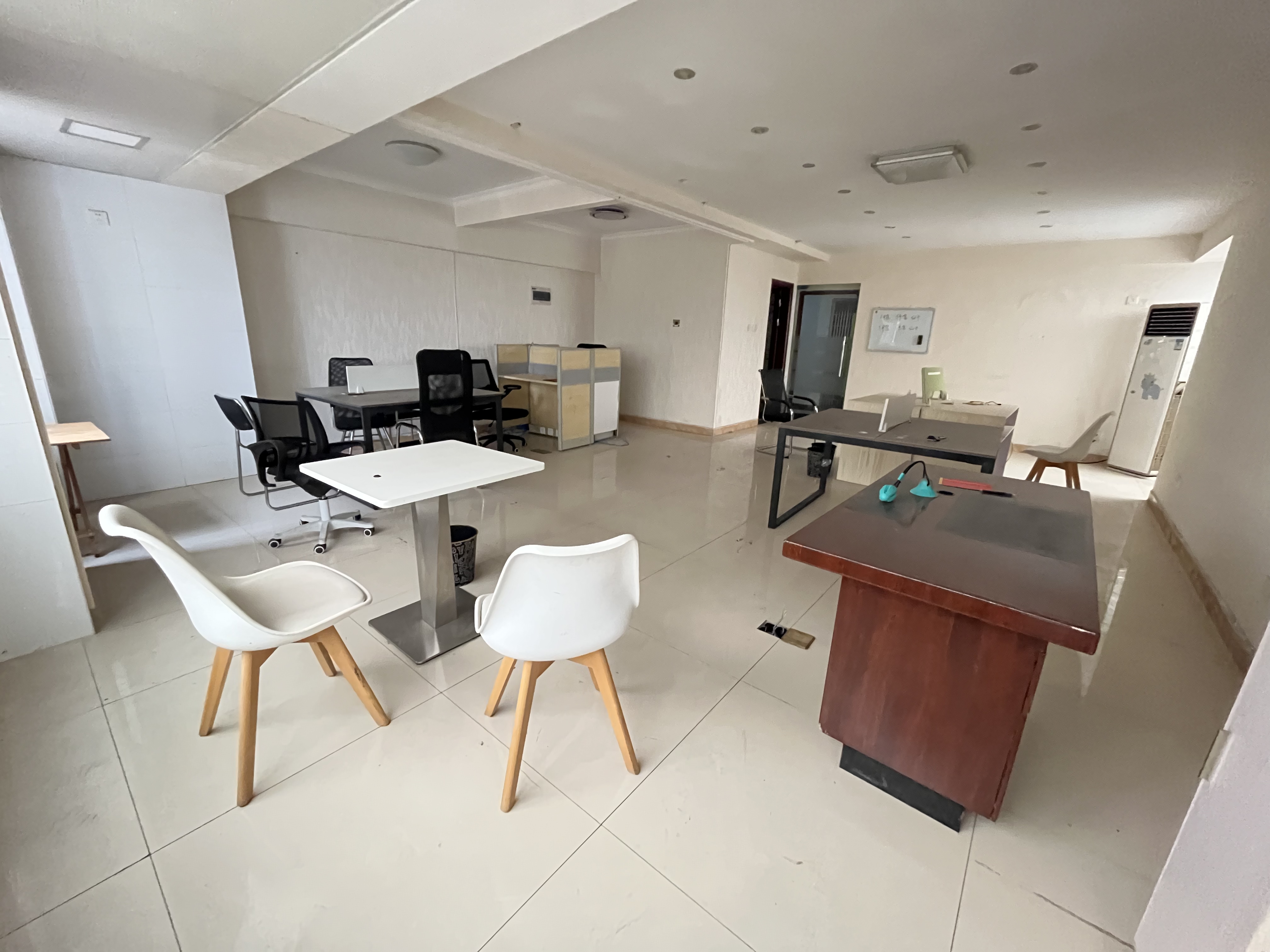 东方芙蓉 1室1厅1卫 2000.0元/月 东方芙蓉 1室1厅1卫 2000.0元/月室内图