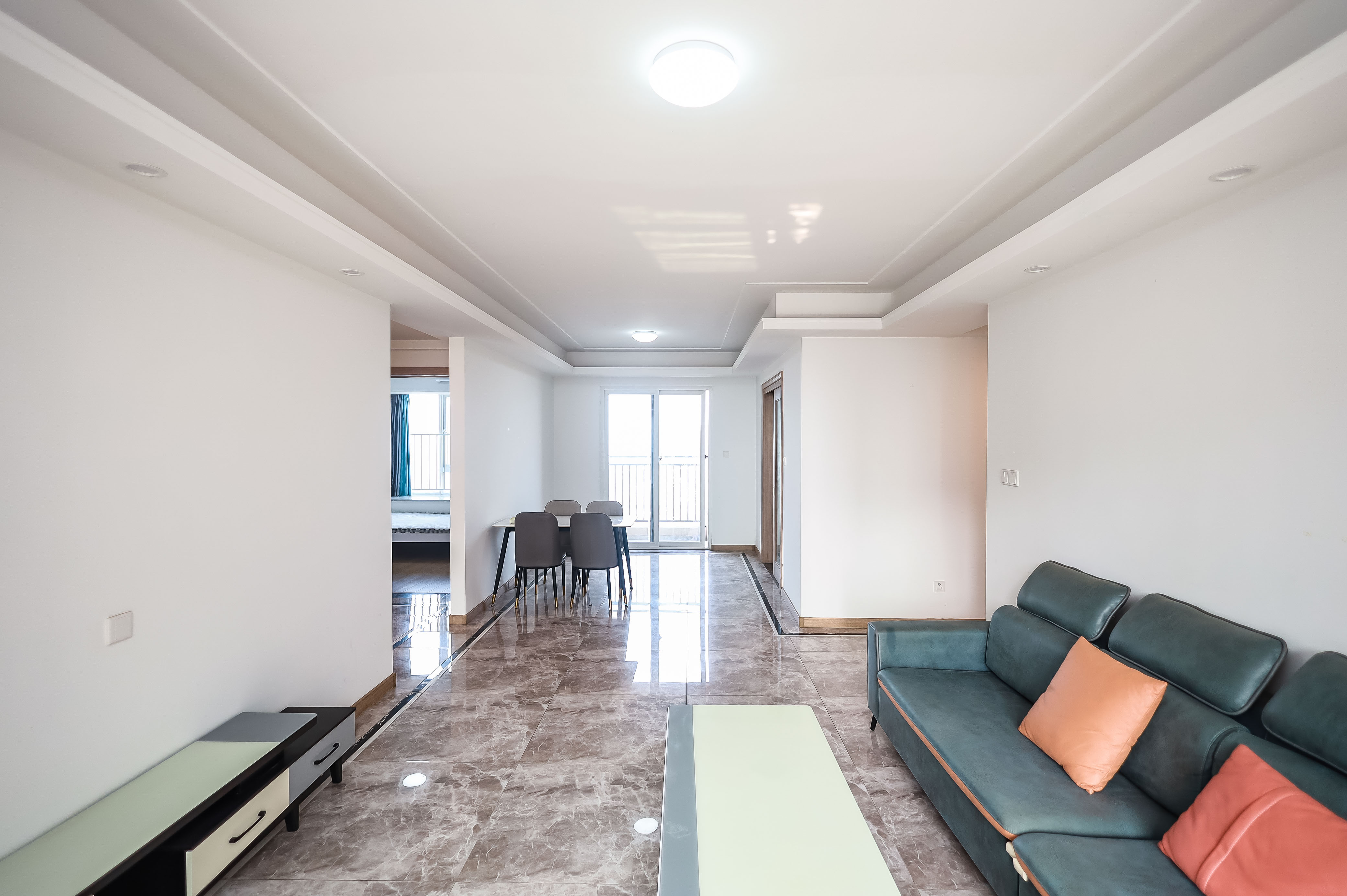 金地中交麓谷香颂(金地中交雅苑)  3室2厅2卫    133.8万客厅