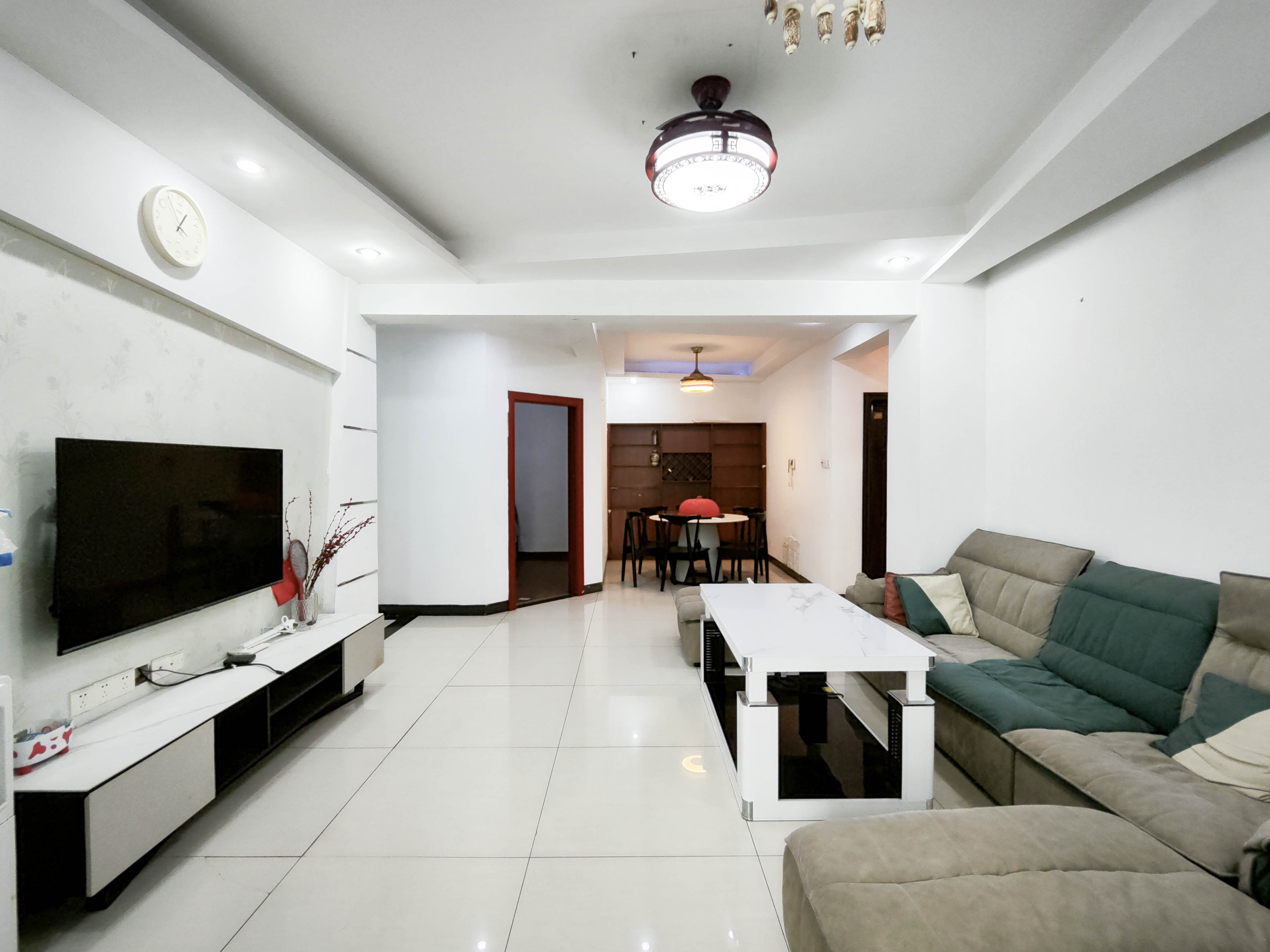 水岸天际(一期、二期)  3室2厅2卫    112.0万 水岸天际(一期、二期)  3室2厅2卫    112.0万