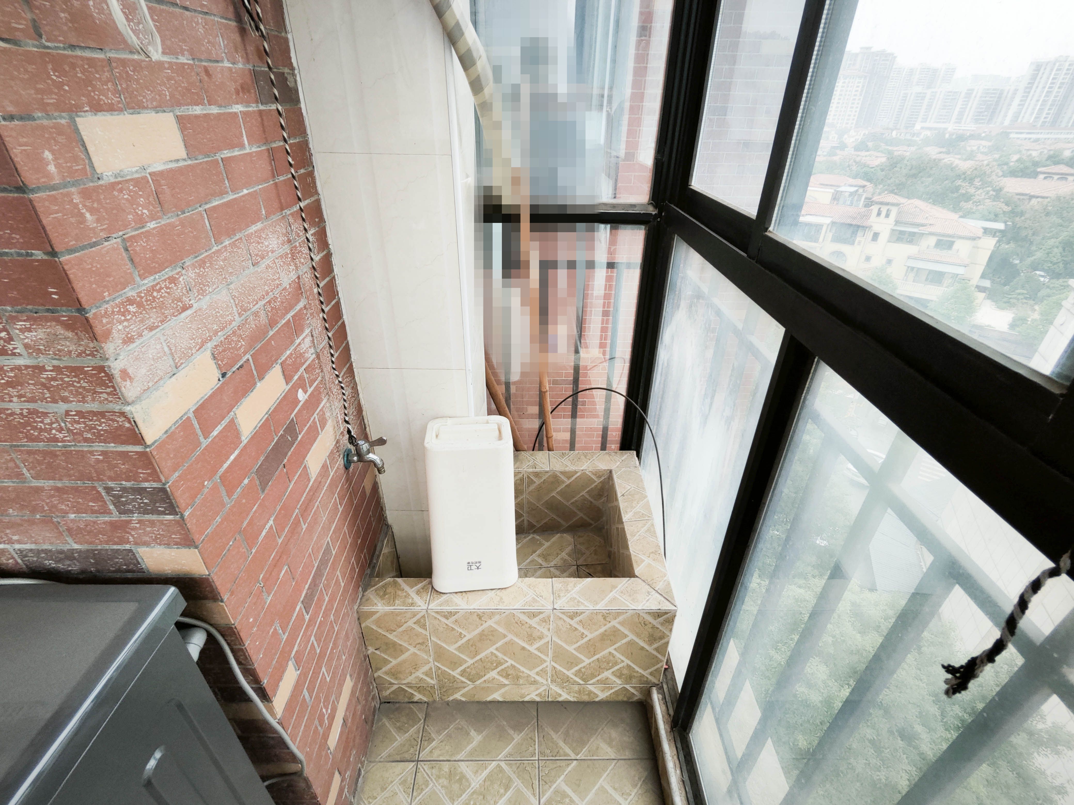 水岸天际(一期、二期) 3室2厅2卫 112.0万 水岸天际(一期、二期) 3室2厅2卫 112.0万阳台