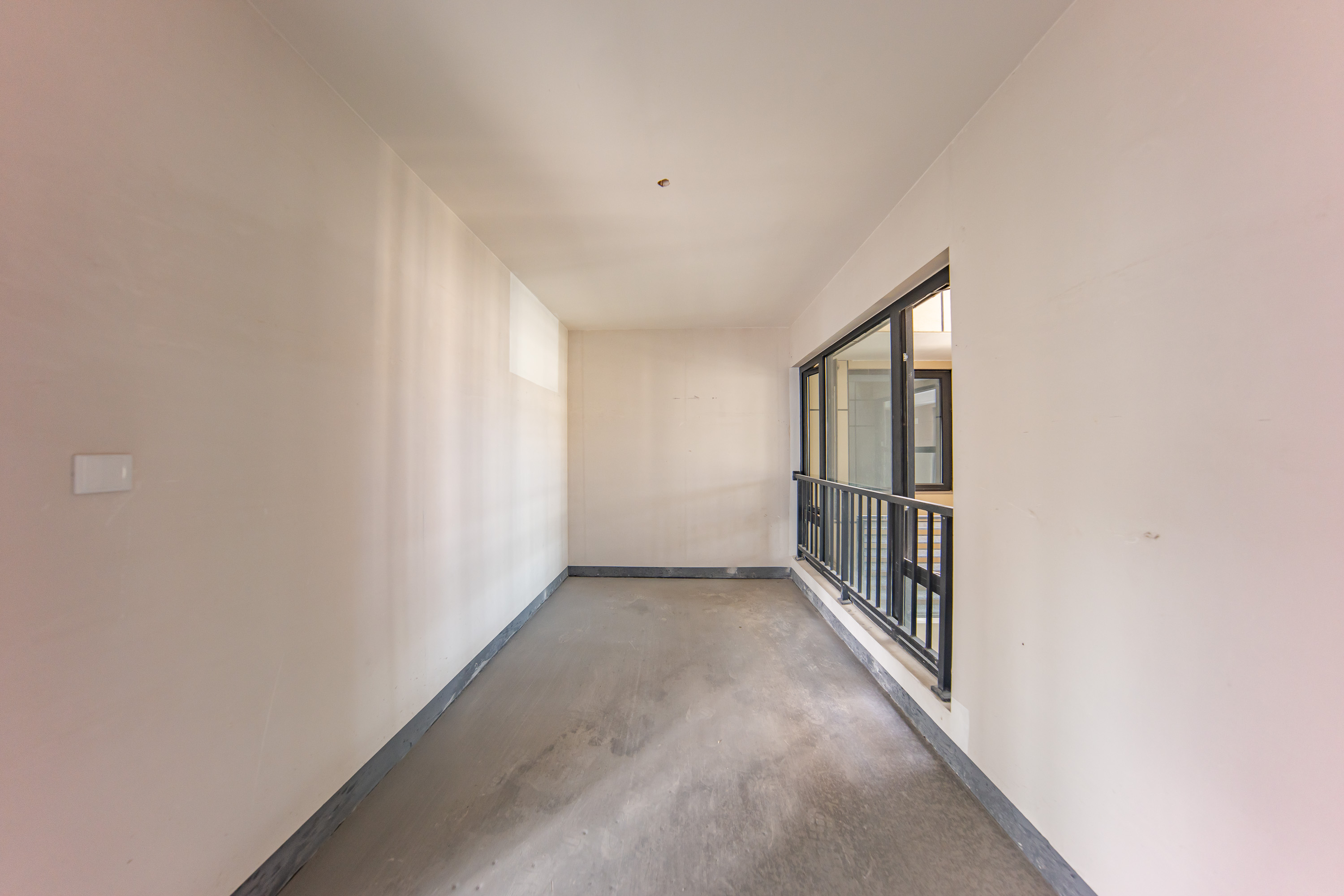 建投象山国际  5室2厅3卫   243.00万卧室