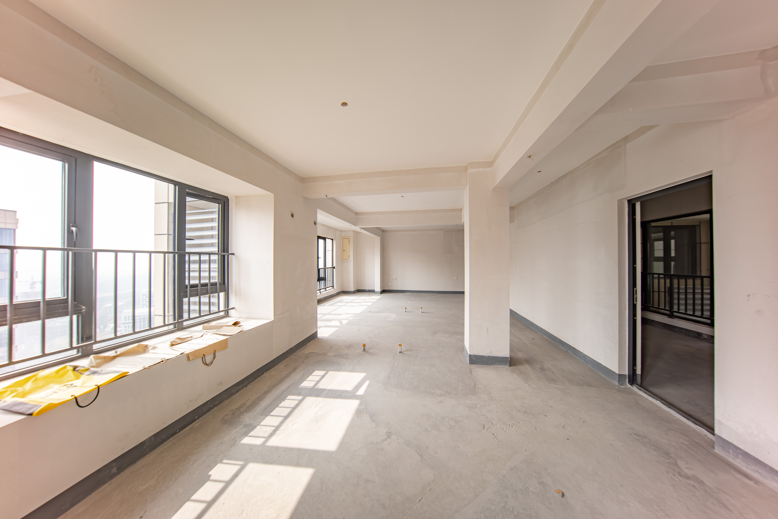 建投象山国际  5室2厅3卫   243.00万卧室