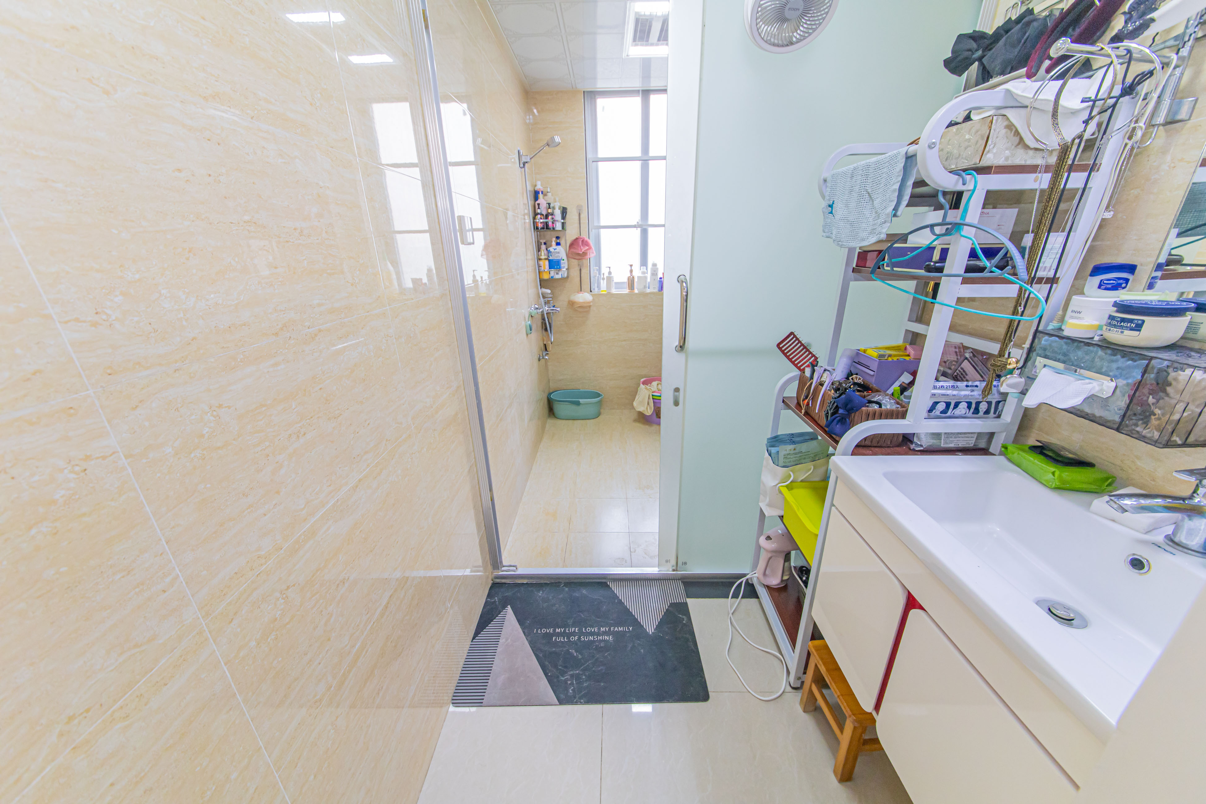 星城荣域  4室2厅1卫    132.0万卫生间