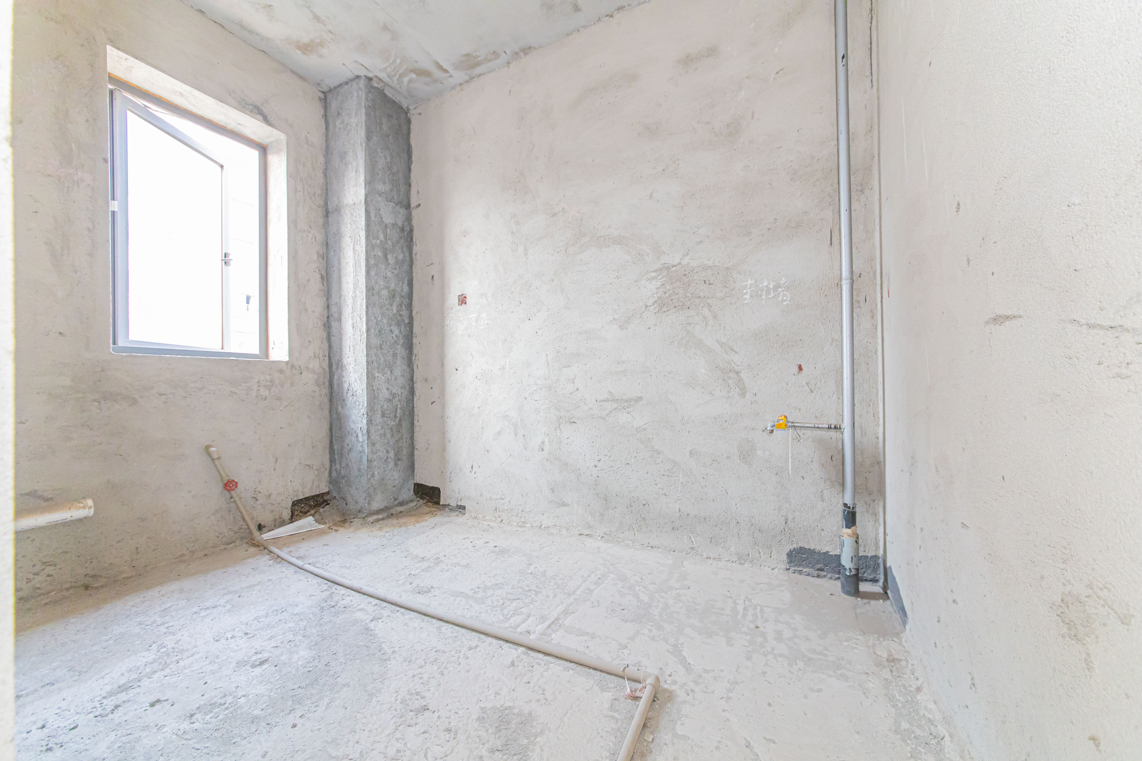 和泓融成府  3室2厅2卫    90.0万 和泓融成府  3室2厅2卫    90.0万厨房