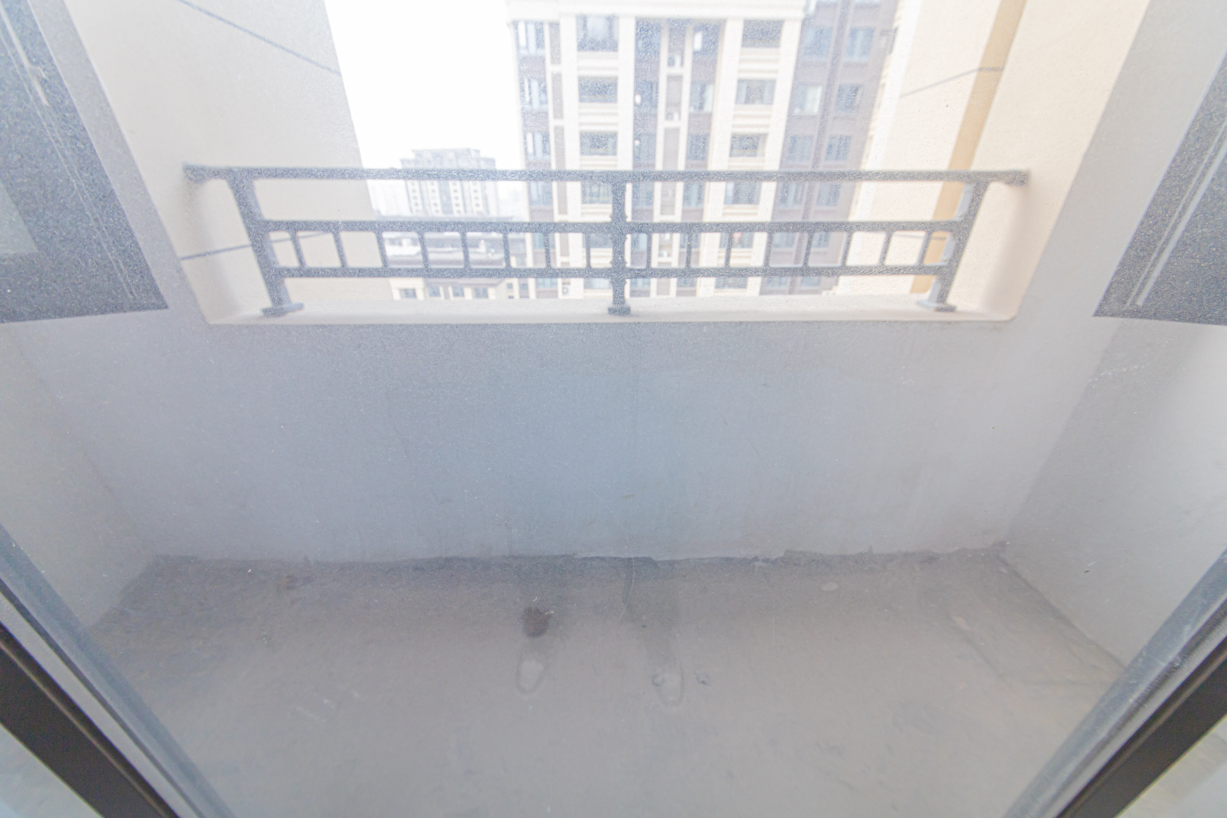 和泓融成府  3室2厅2卫    90.0万 和泓融成府  3室2厅2卫    90.0万阳台