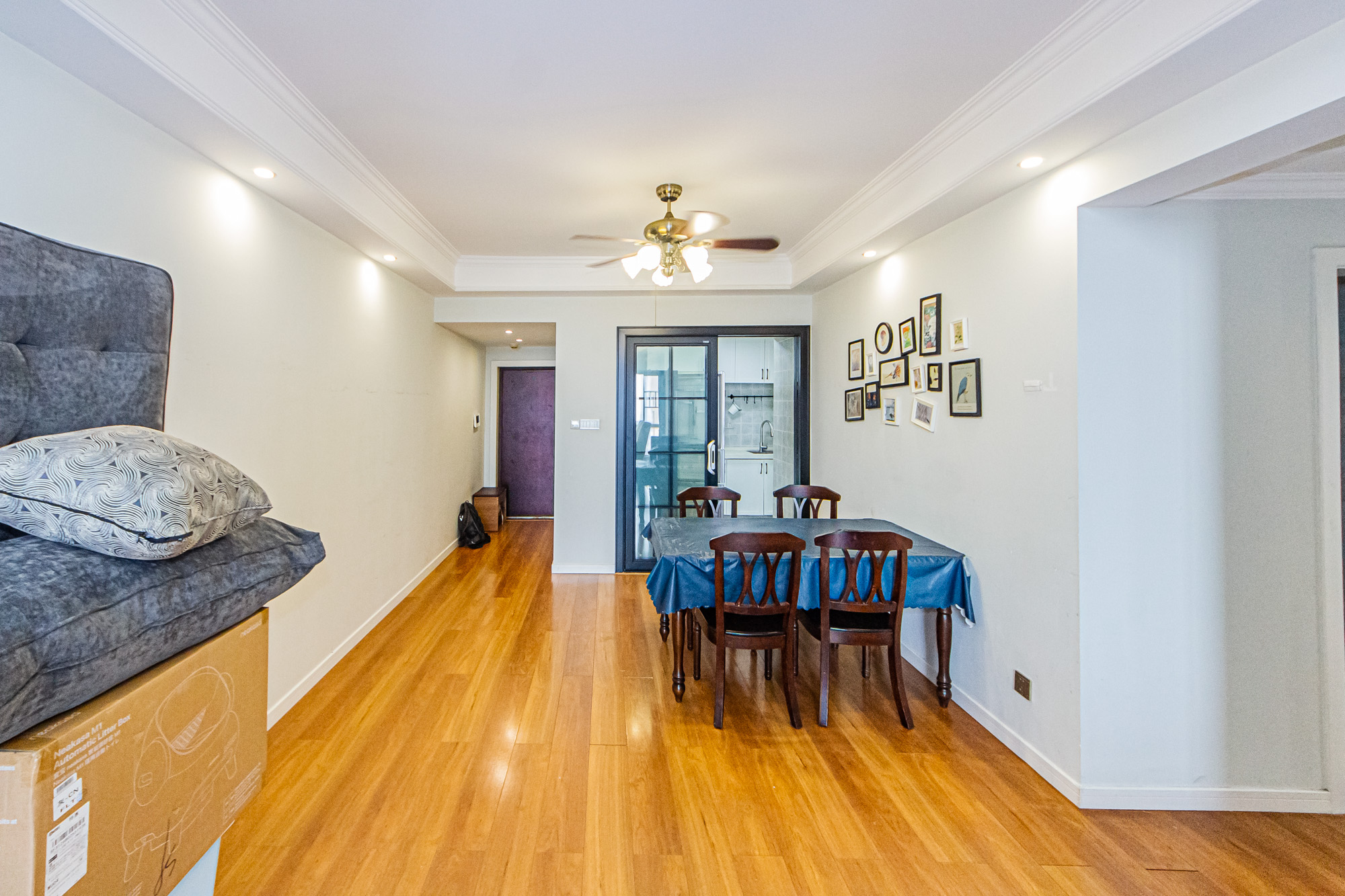 北辰三角洲E3区 3室2厅2卫 153.0万 北辰三角洲E3区 3室2厅2卫 153.0万客厅