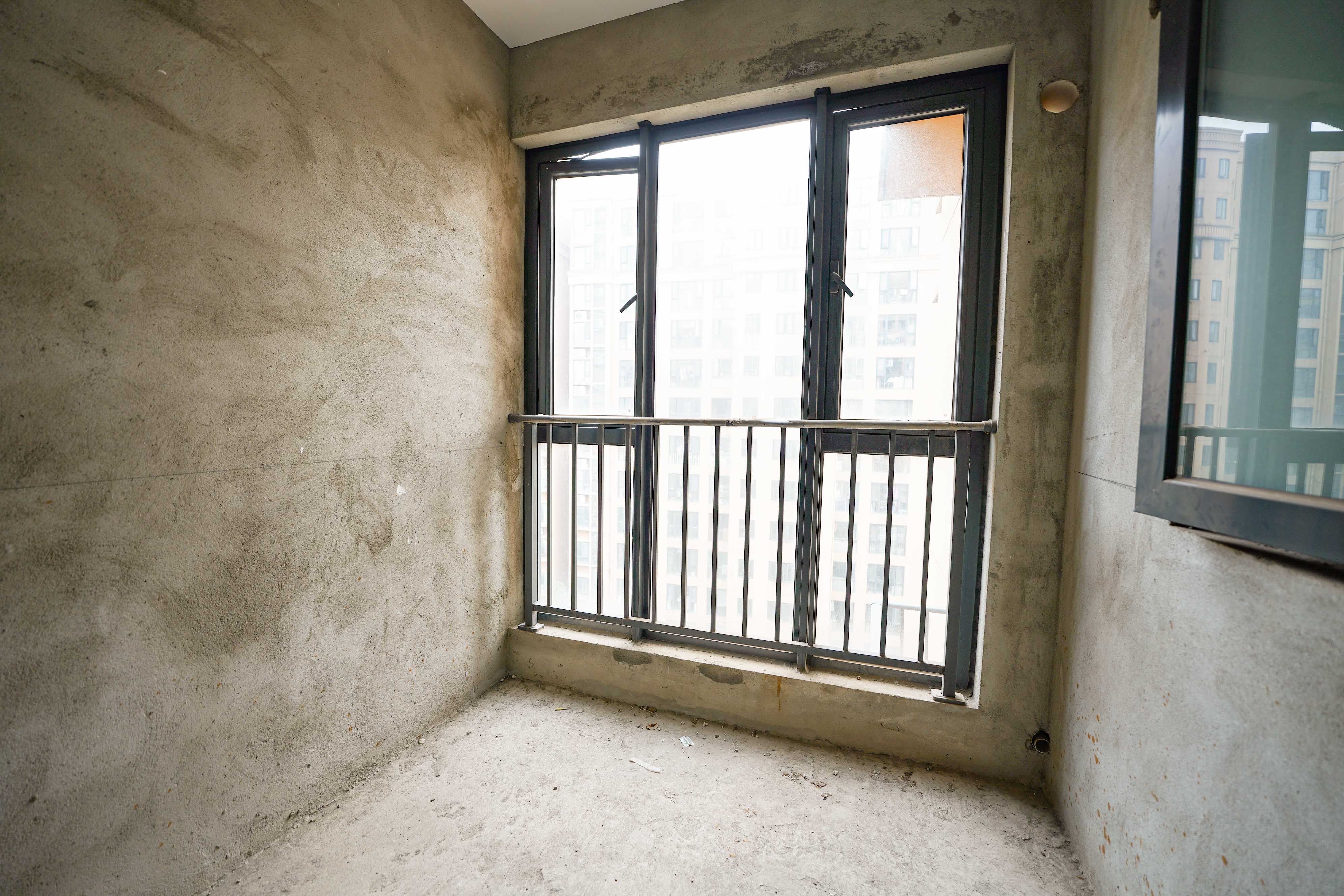 怡海星城  3室2厅1卫    48.0万阳台