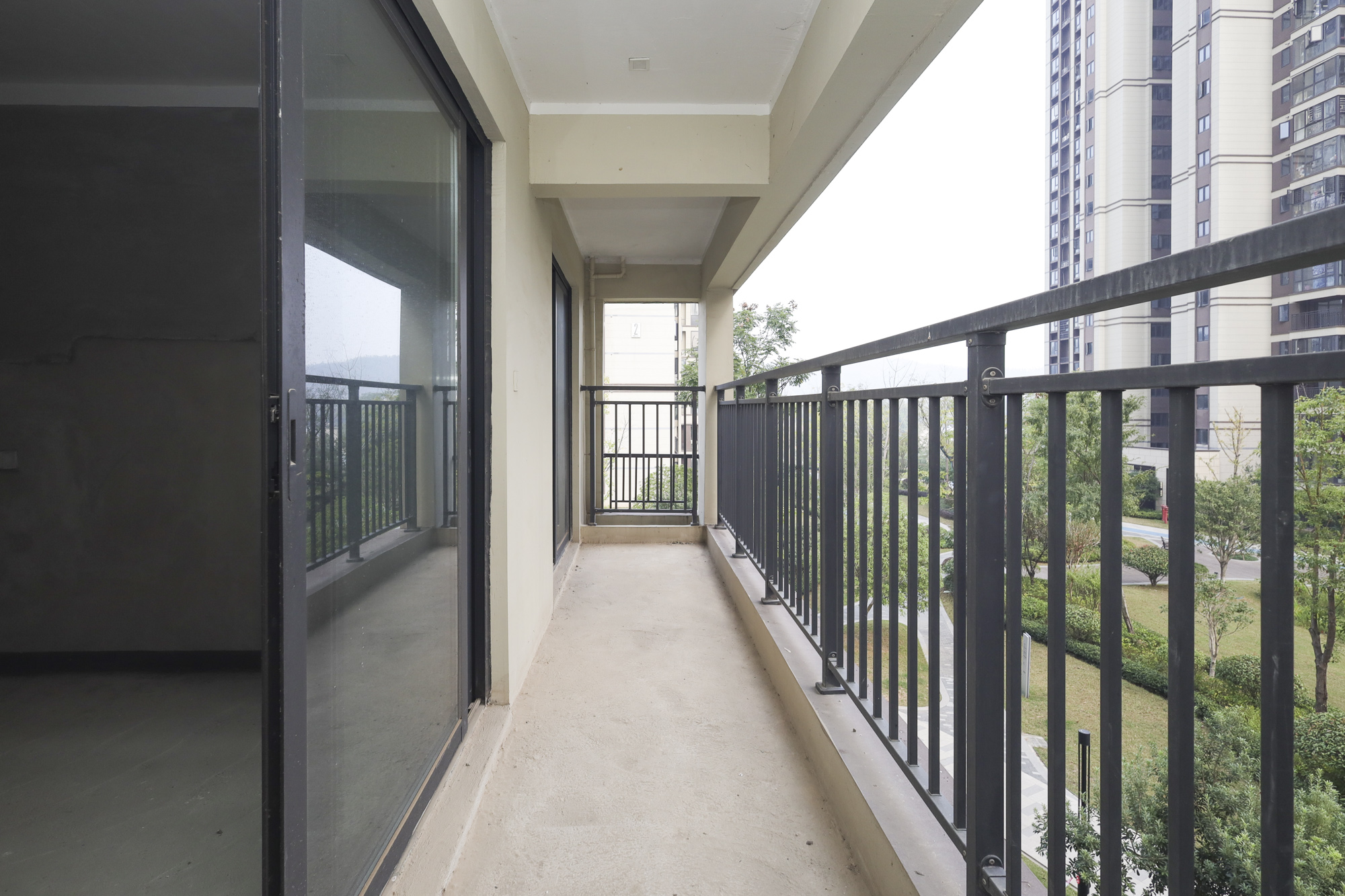 长沙融创城 3室2厅2卫 65.0万 长沙融创城 3室2厅2卫 65.0万阳台