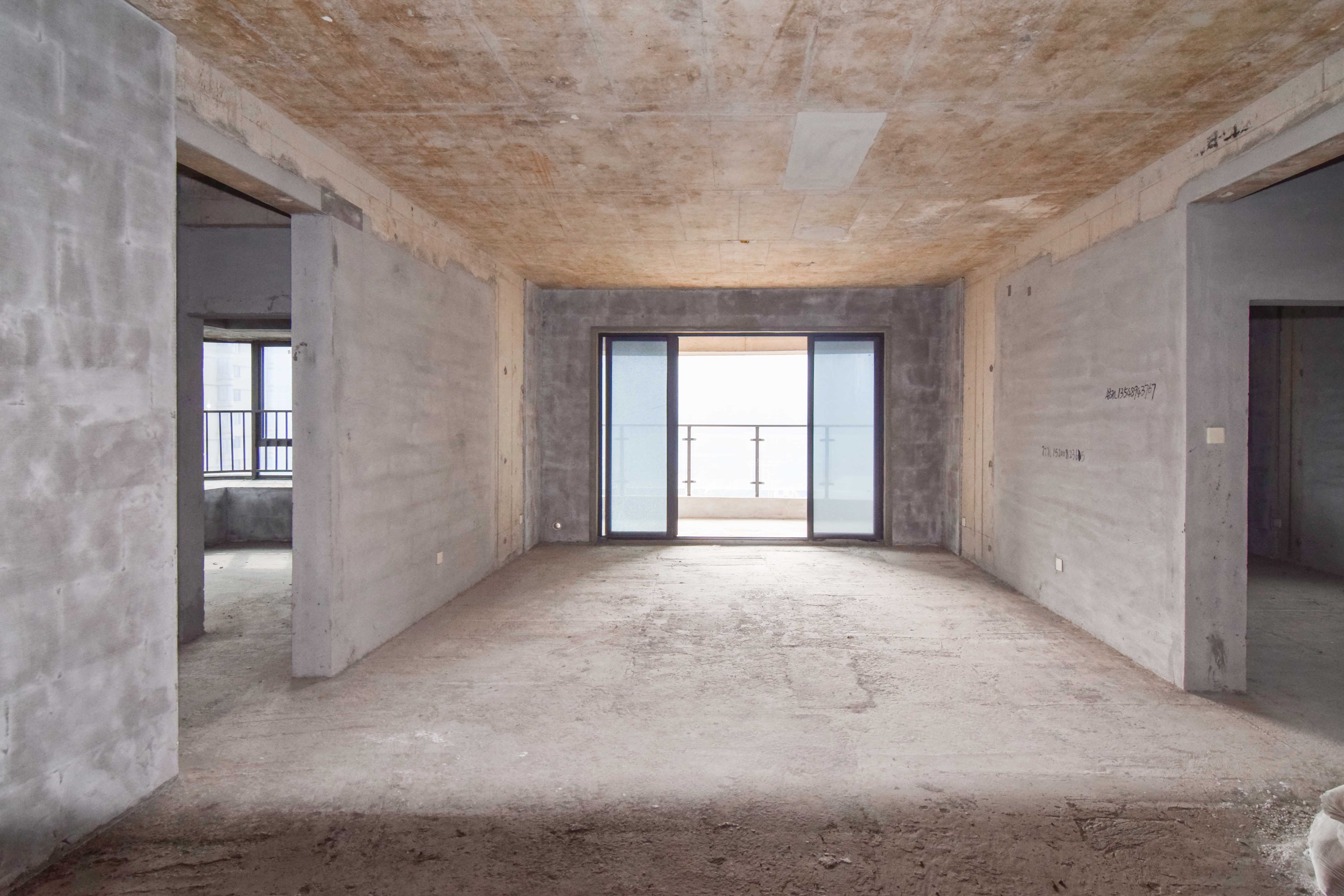 三润城(三润星城) 5室2厅2卫 135.0万 三润城(三润星城) 5室2厅2卫 135.0万客厅