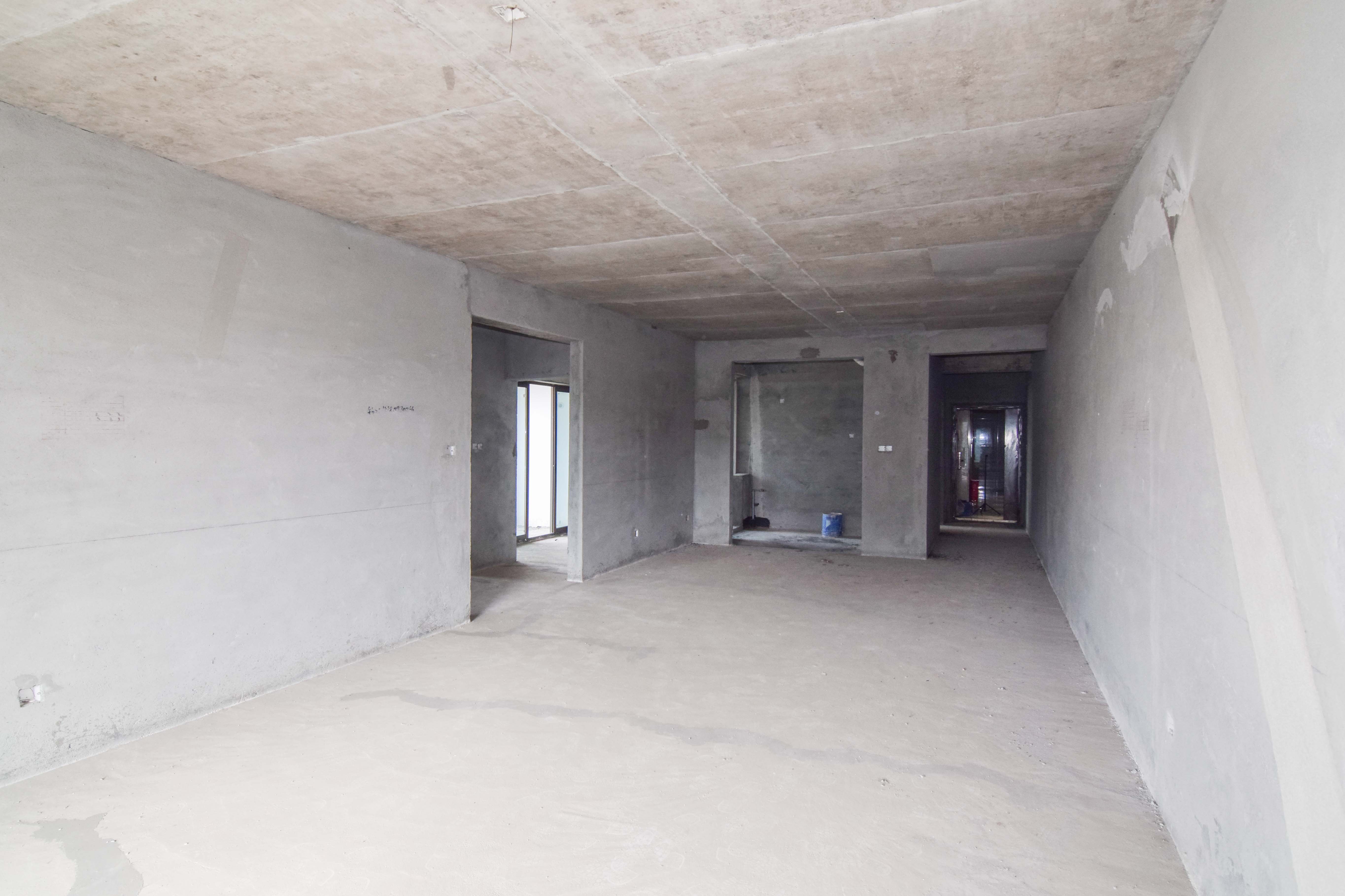 润和谷山郡(悦禧山庄水榭花都) 3室2厅2卫 85.0万 润和谷山郡(悦禧山庄水榭花都) 3室2厅2卫 85.0万客厅