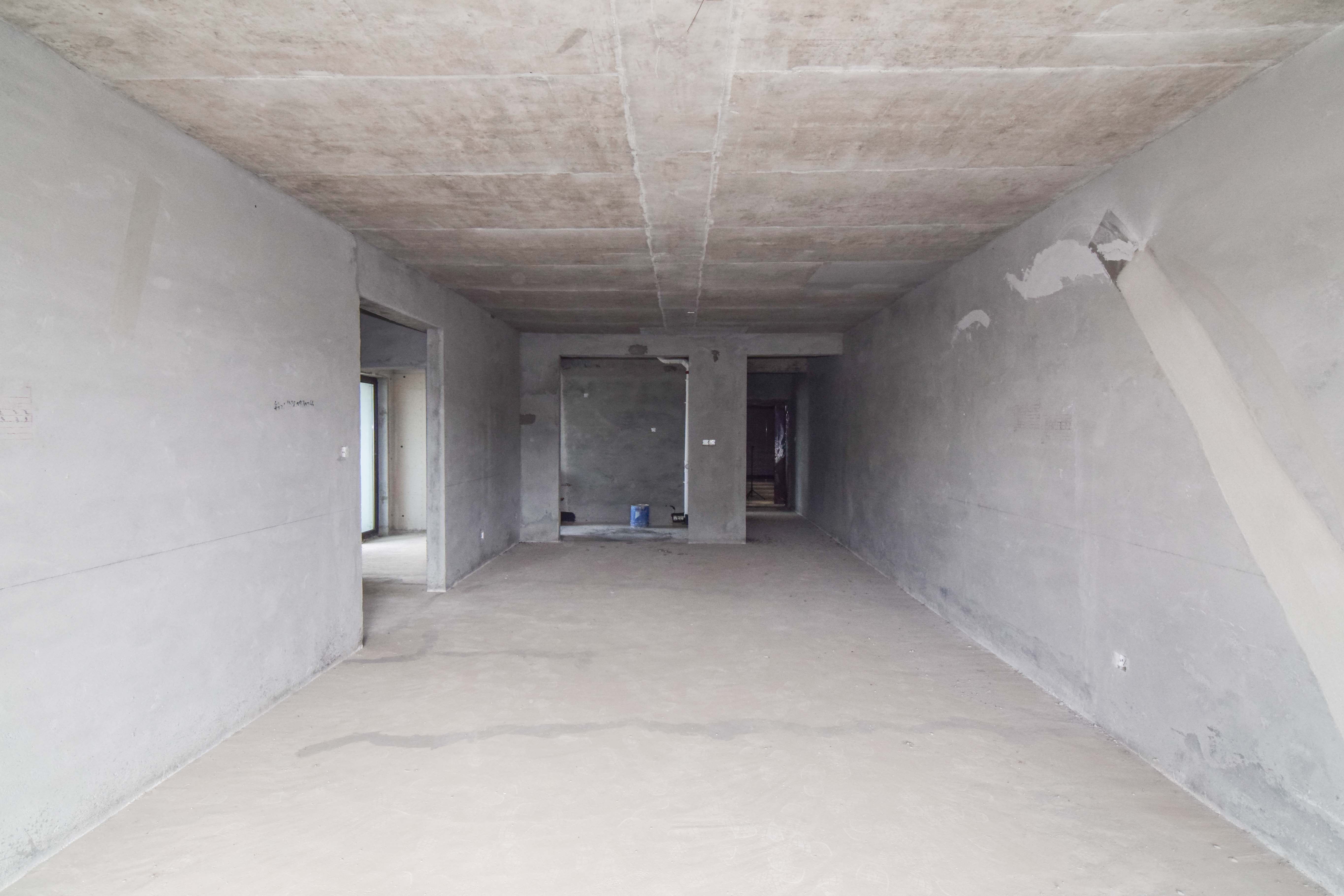 润和谷山郡(悦禧山庄水榭花都) 3室2厅2卫 85.0万 润和谷山郡(悦禧山庄水榭花都) 3室2厅2卫 85.0万客厅