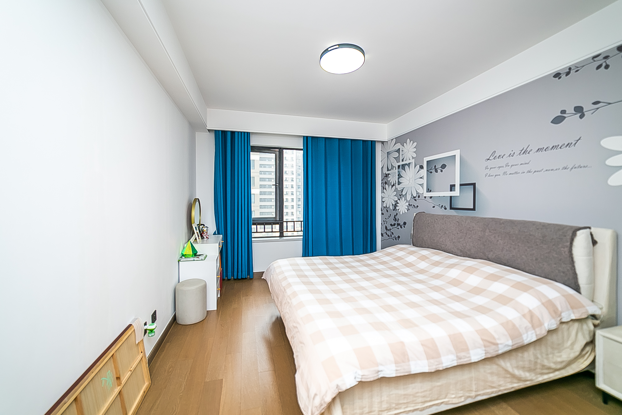 卓越江岸 4室2厅2卫 214.0万 卓越江岸 4室2厅2卫 214.0万卧室