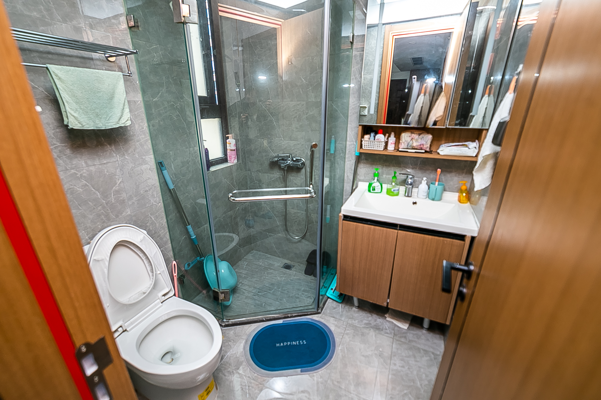 卓越江岸 4室2厅2卫 214.0万 卓越江岸 4室2厅2卫 214.0万卫生间