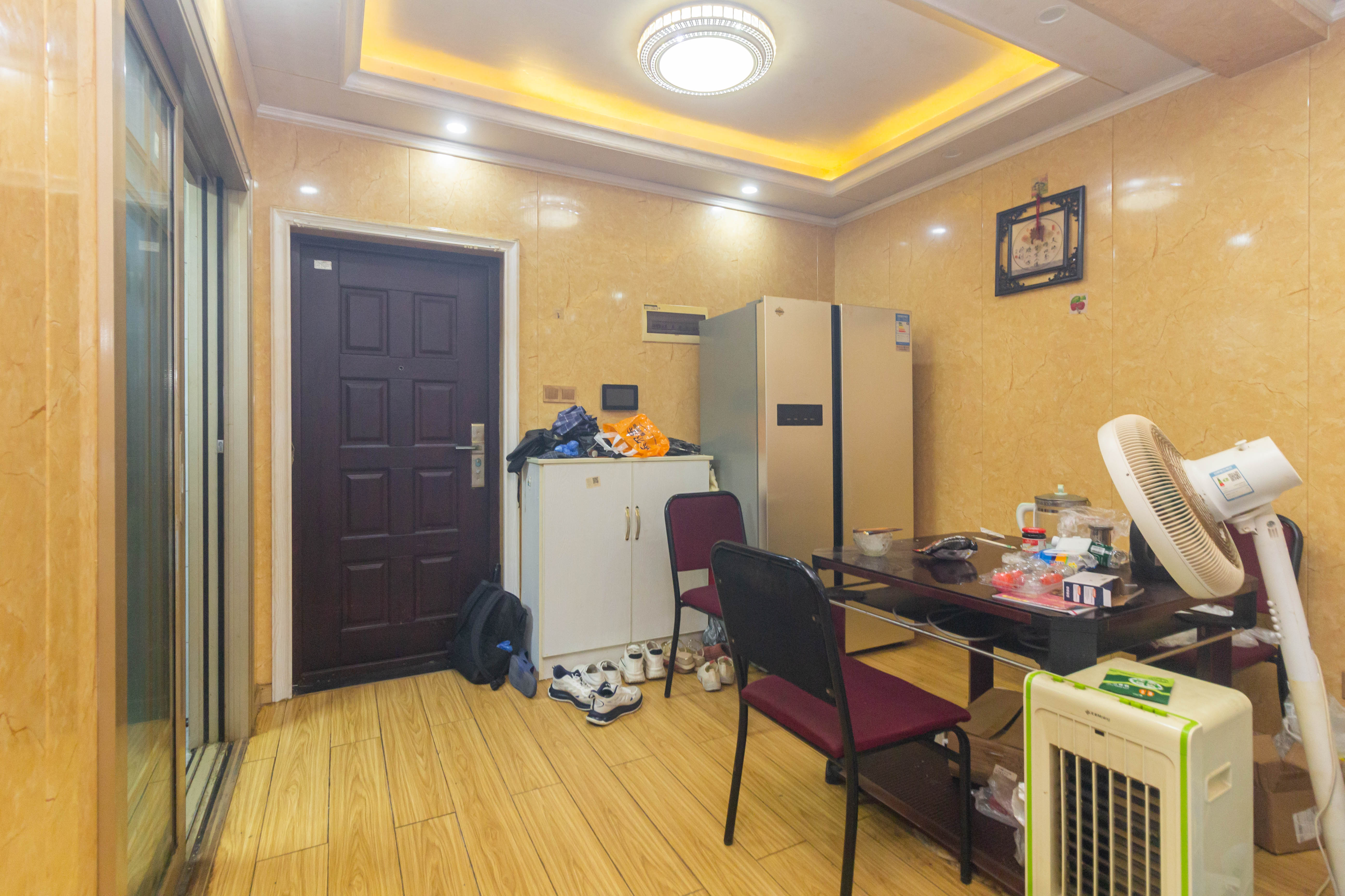 辉宏橄榄城 3室1厅1卫 58.0万 辉宏橄榄城 3室1厅1卫 58.0万客厅