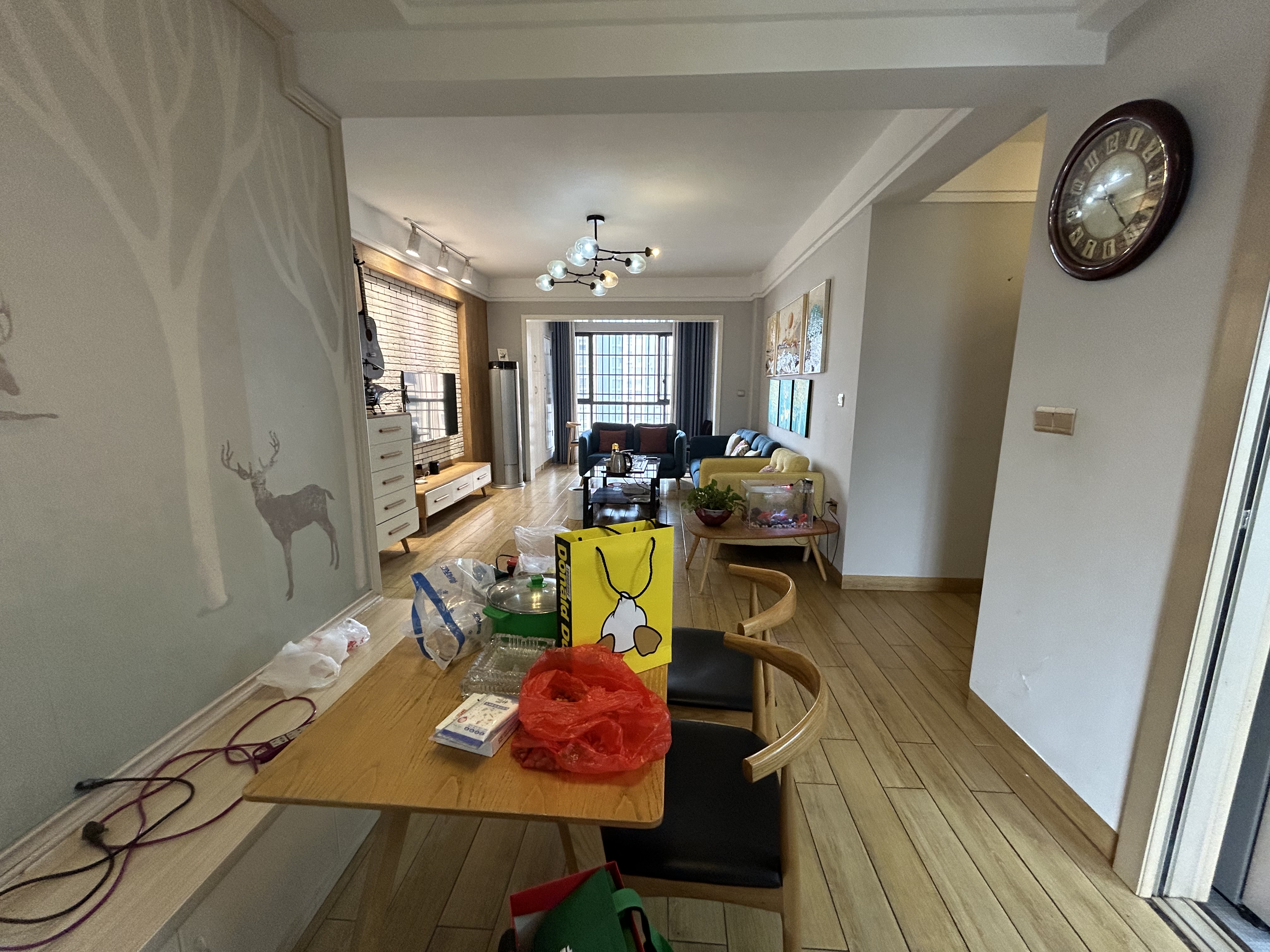 凯旋名门人民中路1006号 3室2厅2卫 69.8万 凯旋名门人民中路1006号 3室2厅2卫 69.8万室内图