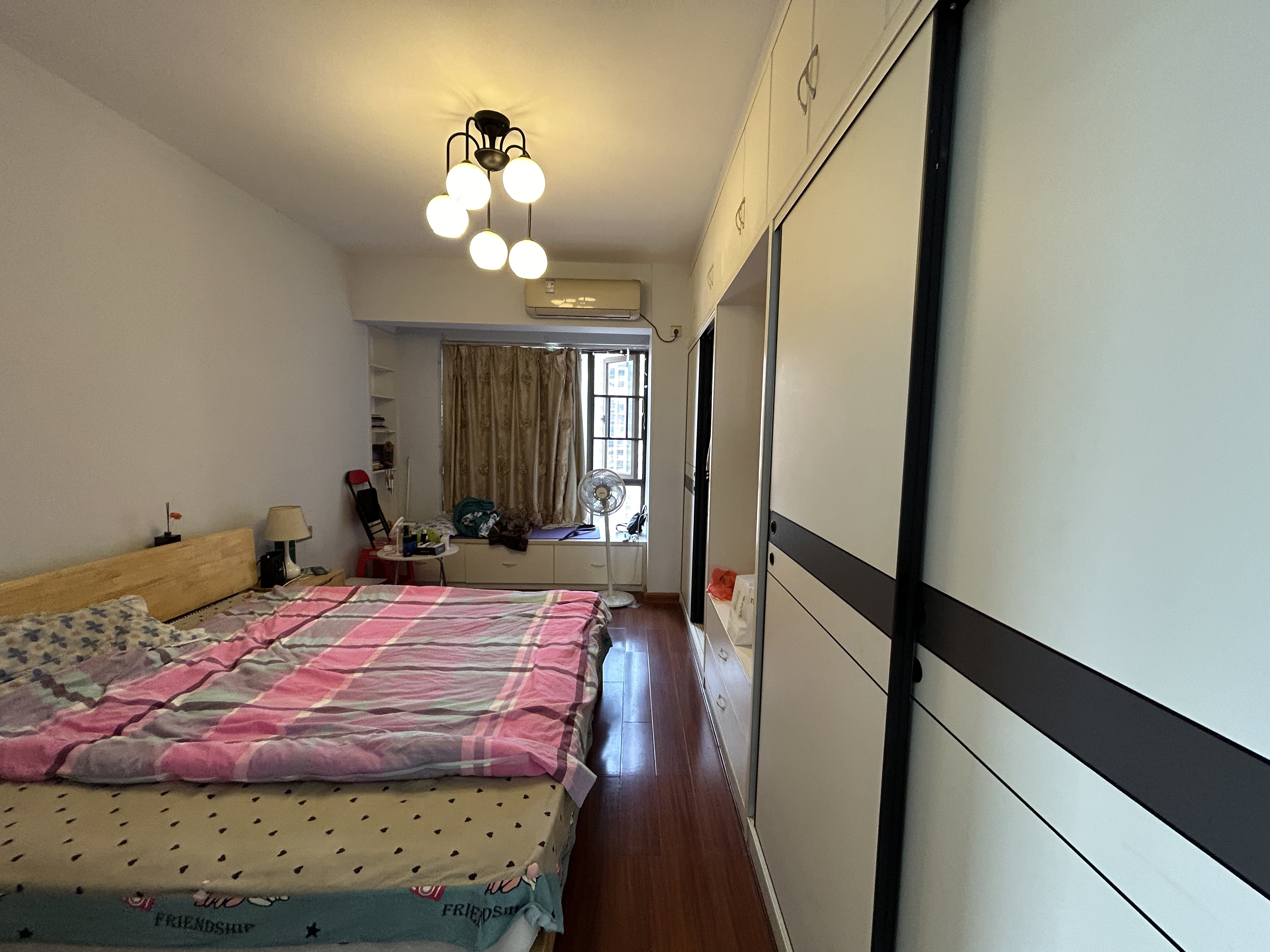 凯旋名门人民中路1006号 3室2厅2卫 69.8万 凯旋名门人民中路1006号 3室2厅2卫 69.8万室内图