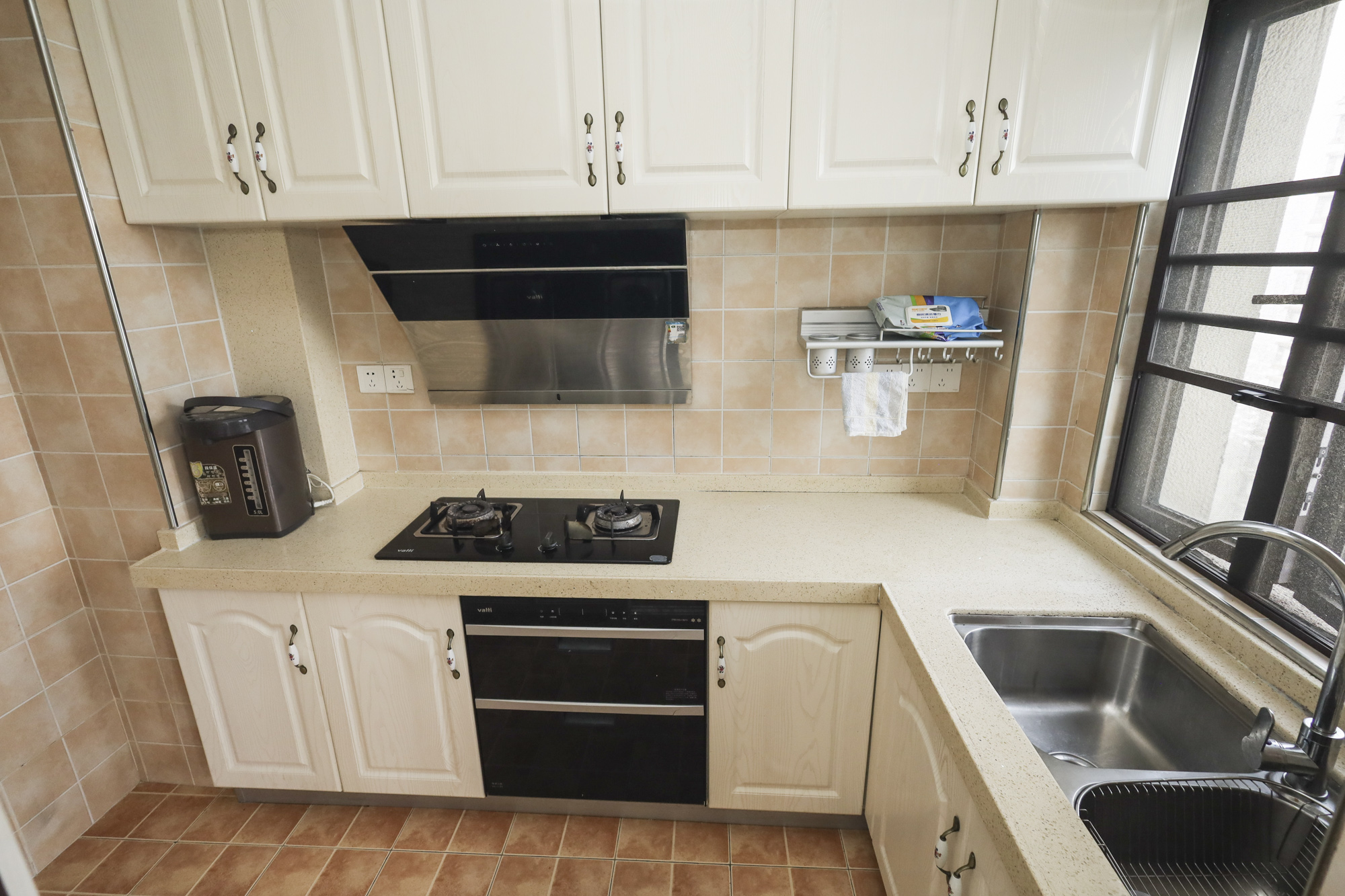 山语城三期  3室2厅2卫    85.0万 山语城三期  3室2厅2卫    85.0万厨房