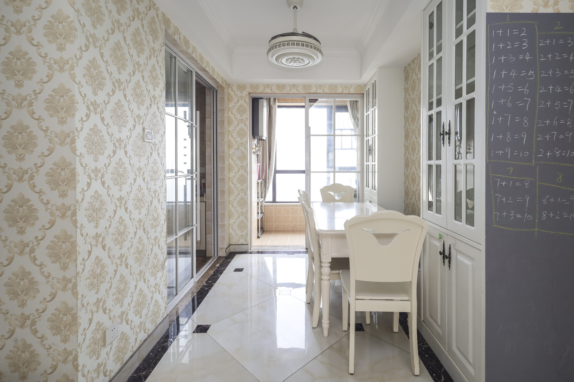 山语城三期  3室2厅2卫    85.0万 山语城三期  3室2厅2卫    85.0万客厅