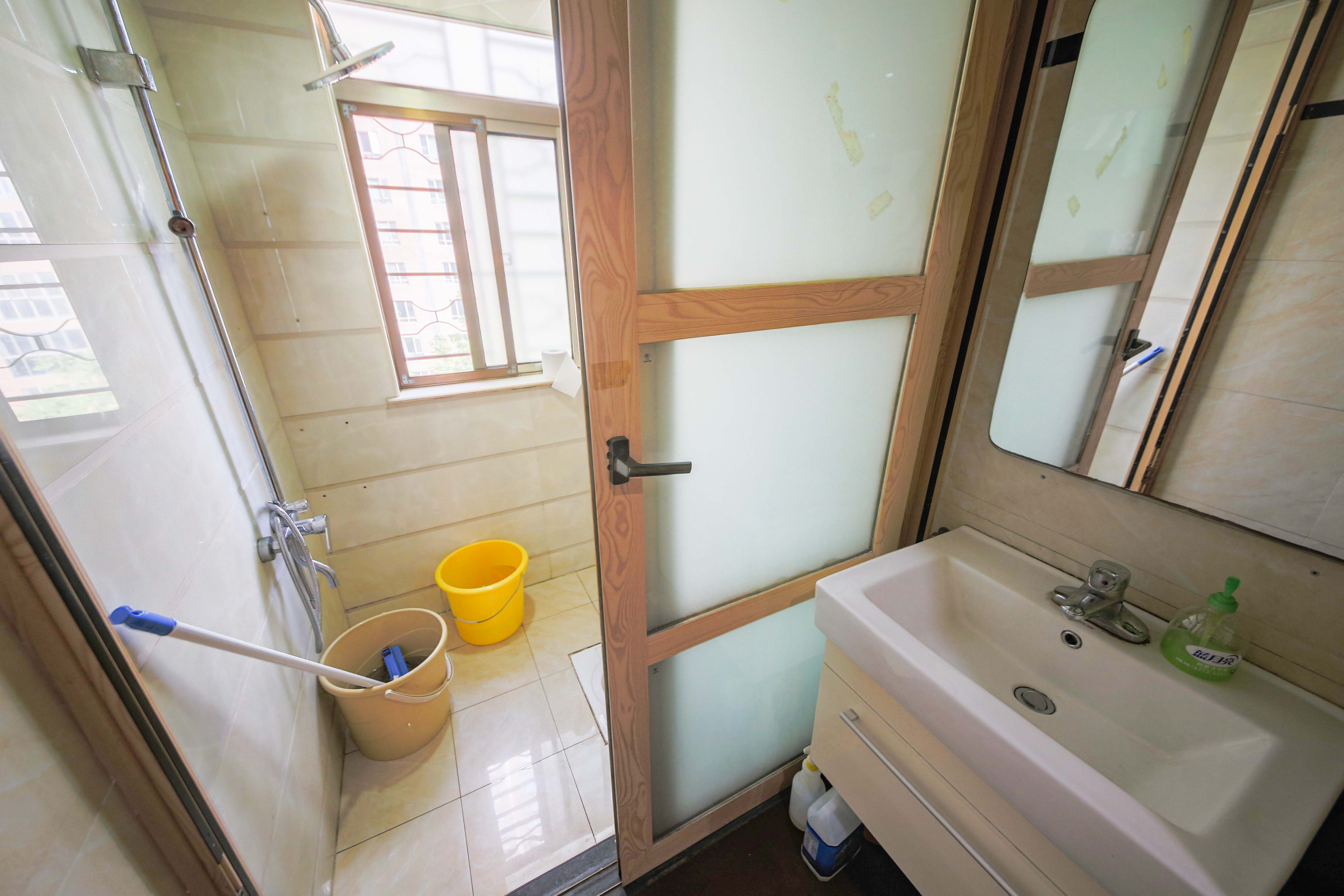 富兴嘉城(富兴汇中央) 4室2厅1卫 140.0万 富兴嘉城(富兴汇中央) 4室2厅1卫 140.0万卫生间