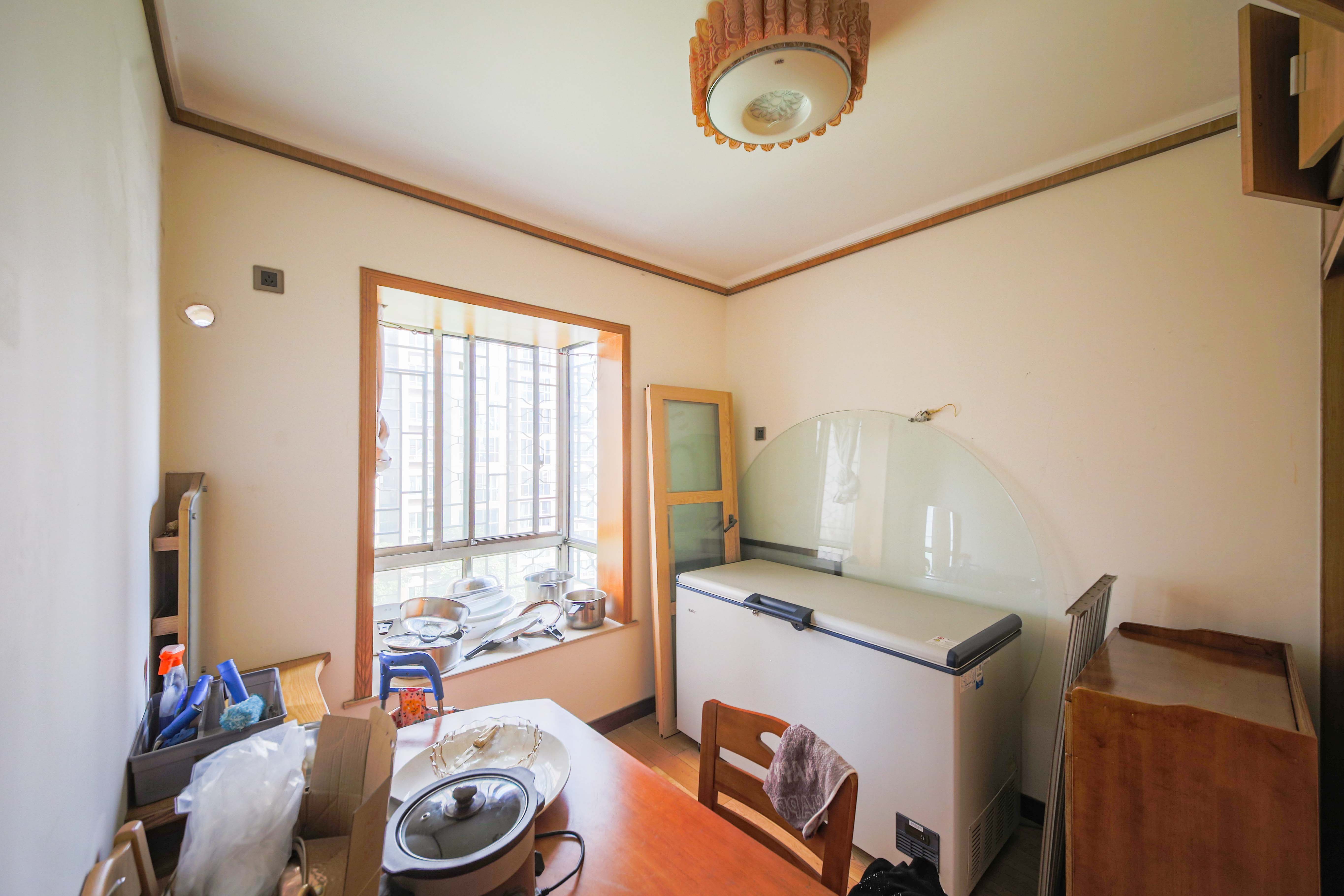 富兴嘉城(富兴汇中央) 4室2厅1卫 140.0万 富兴嘉城(富兴汇中央) 4室2厅1卫 140.0万卧室