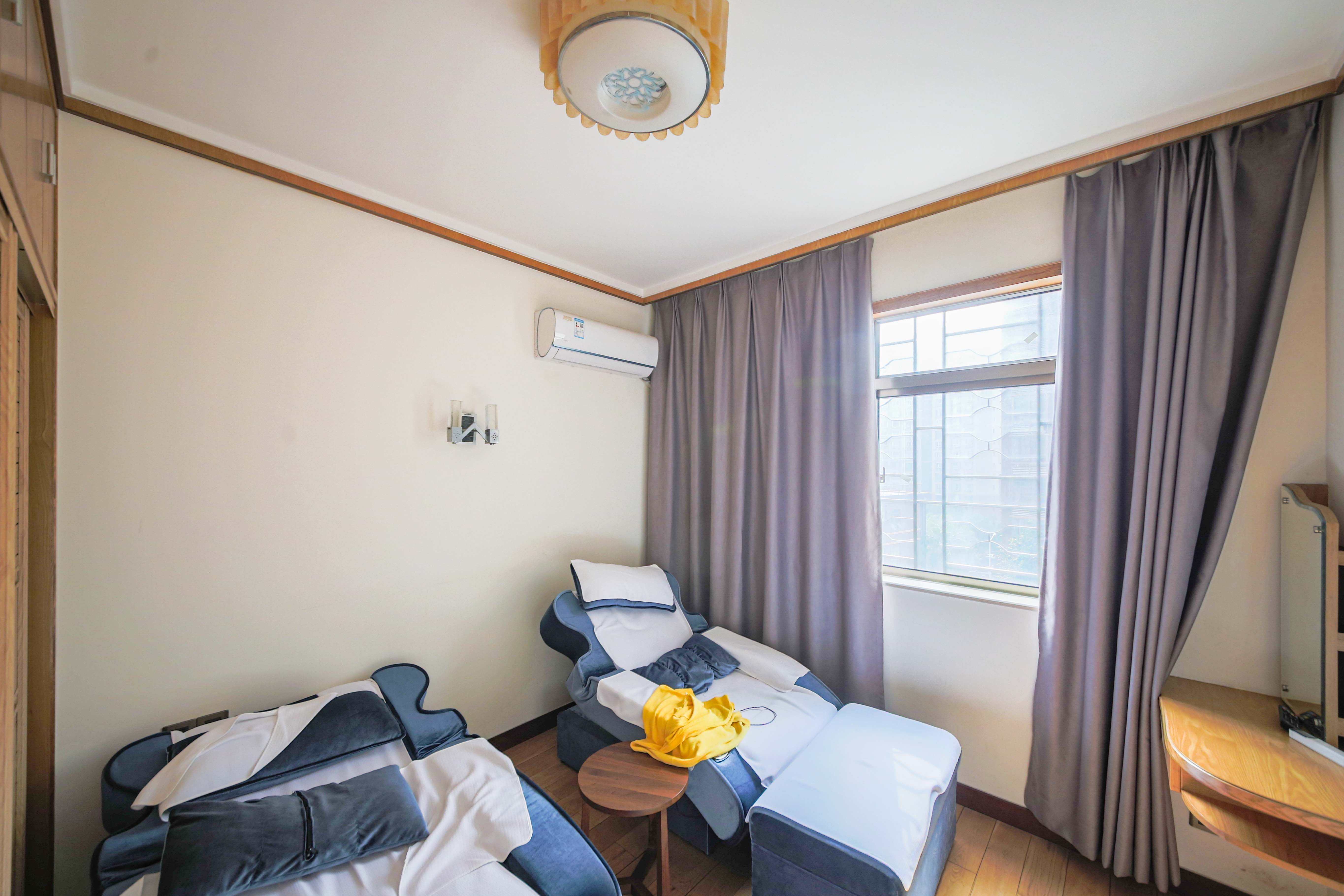 富兴嘉城(富兴汇中央) 4室2厅1卫 140.0万 富兴嘉城(富兴汇中央) 4室2厅1卫 140.0万卧室