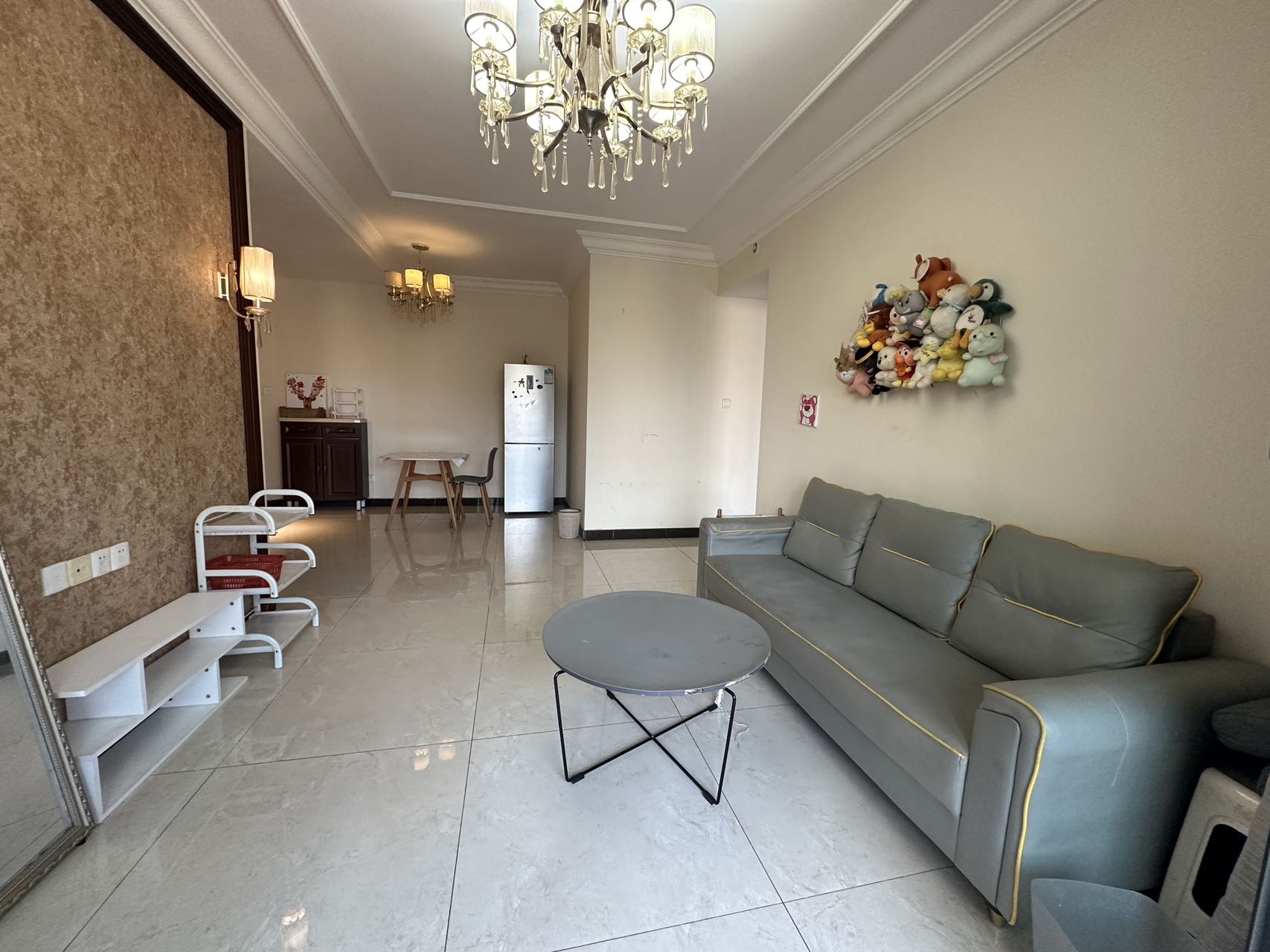 恒大华府  2室2厅1卫    52.0万 恒大华府  2室2厅1卫    52.0万室内图