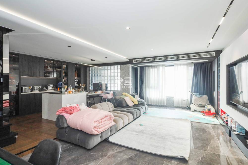 建发央著  3室2厅2卫   288.00万