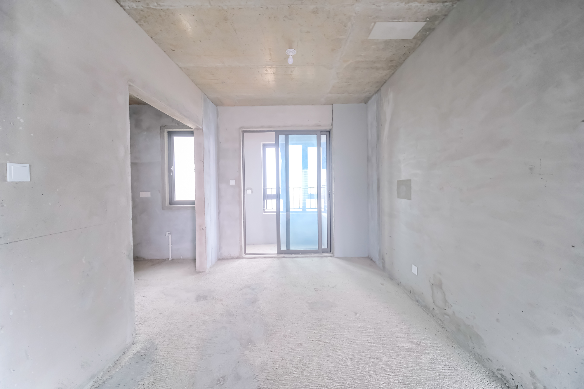 爱情公望府  4室2厅2卫    105.0万 爱情公望府  4室2厅2卫    105.0万客厅