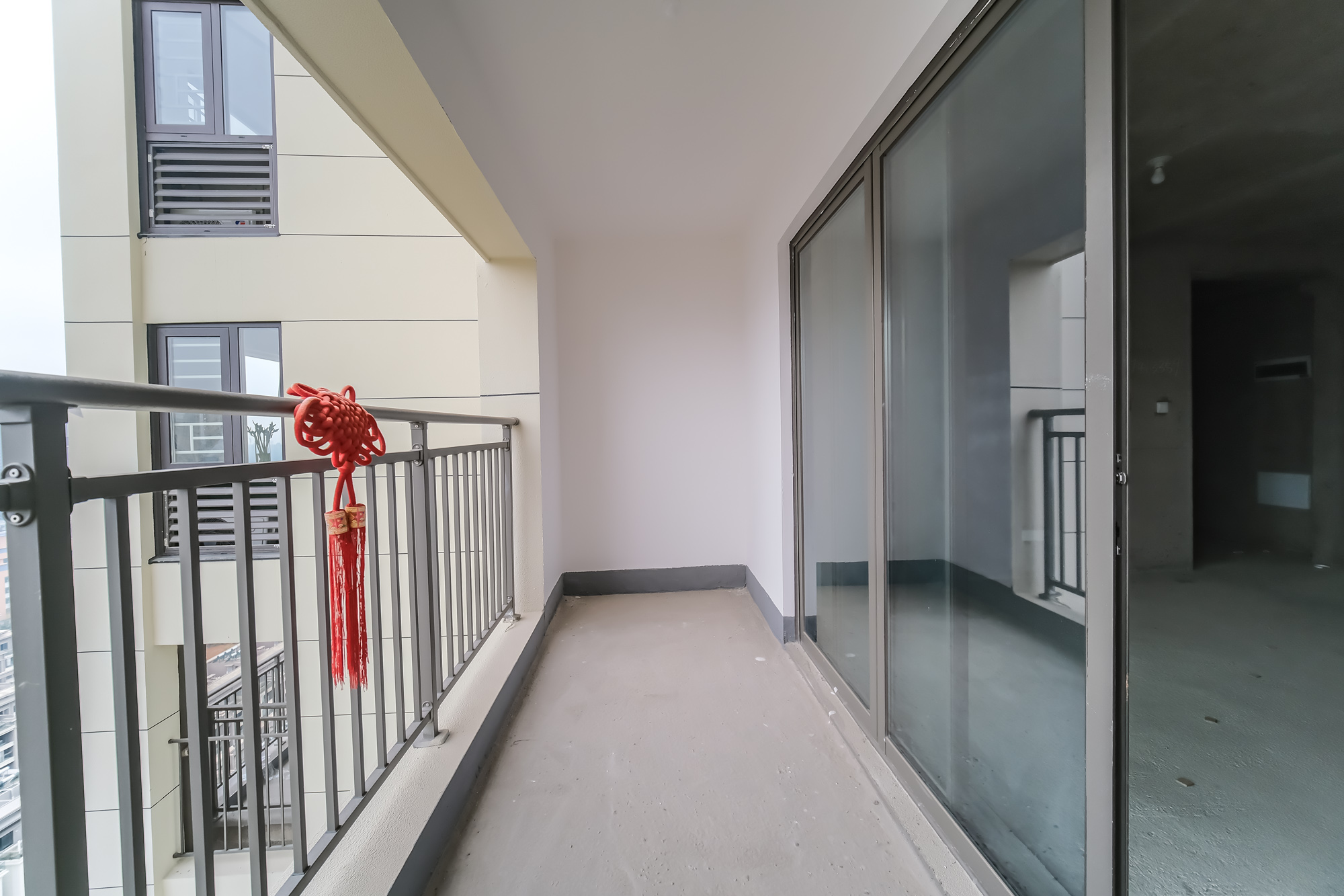 爱情公望府  4室2厅2卫    105.0万阳台