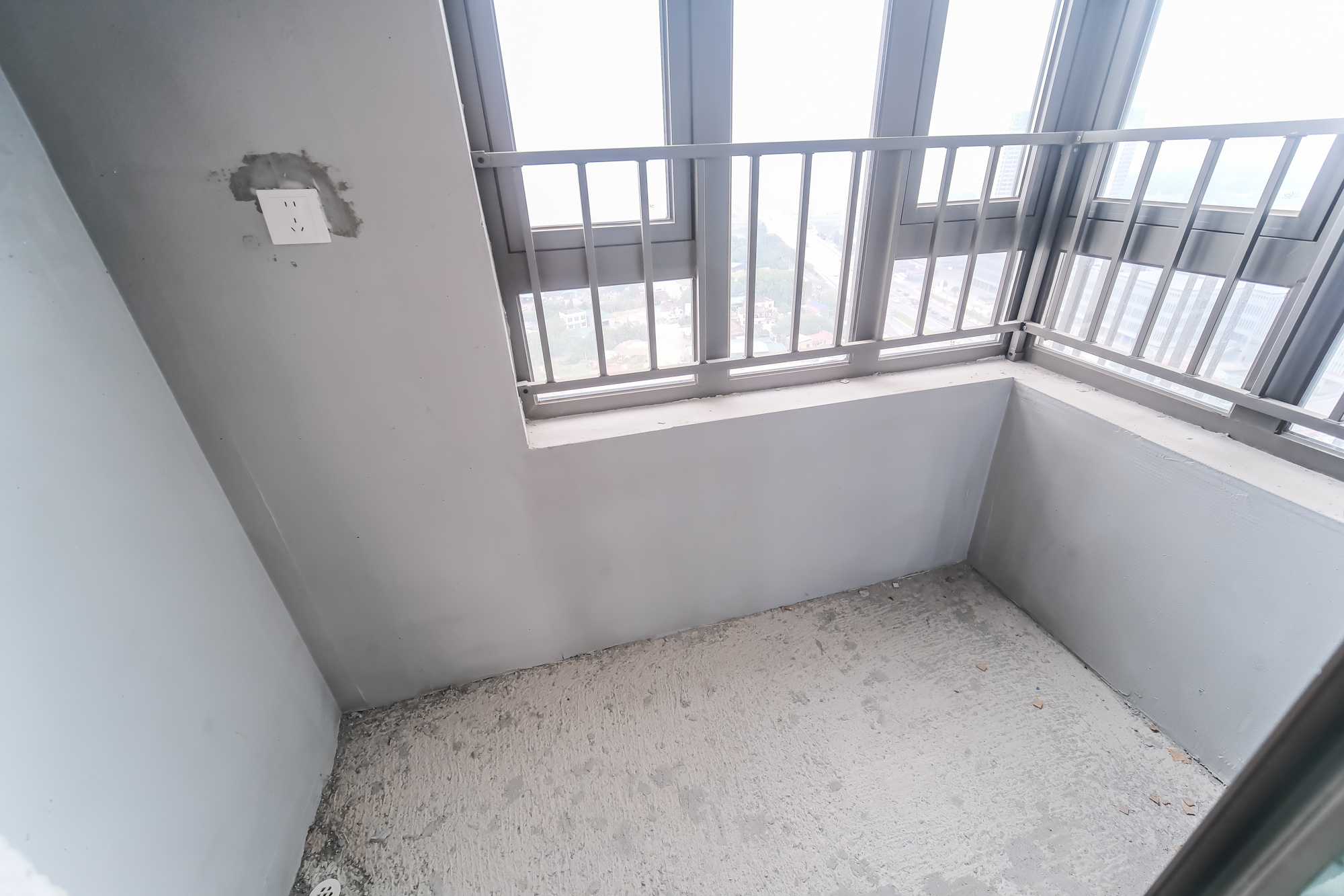 爱情公望府  4室2厅2卫    105.0万阳台