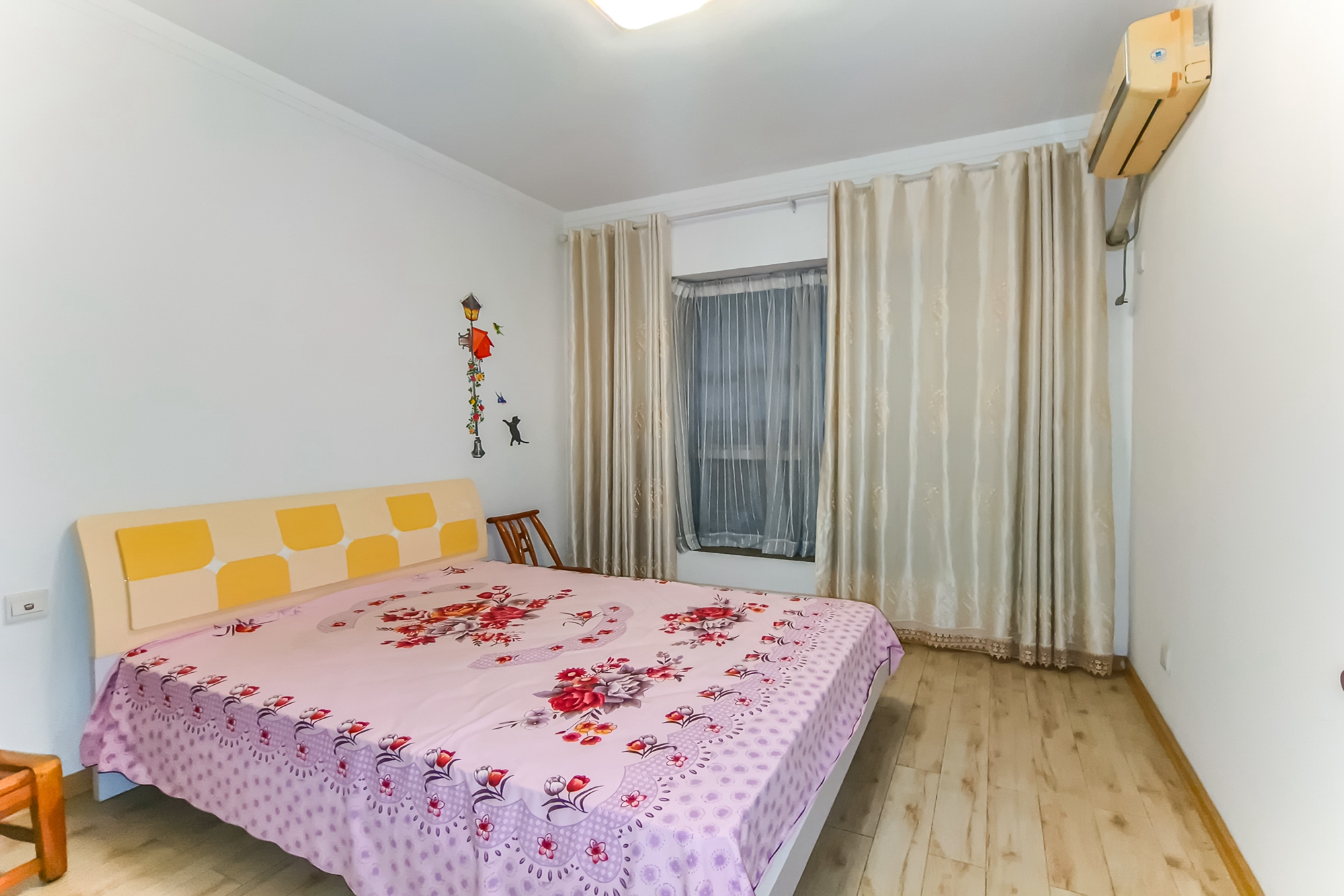 四季星城 3室2厅2卫 72.8万 四季星城 3室2厅2卫 72.8万卧室