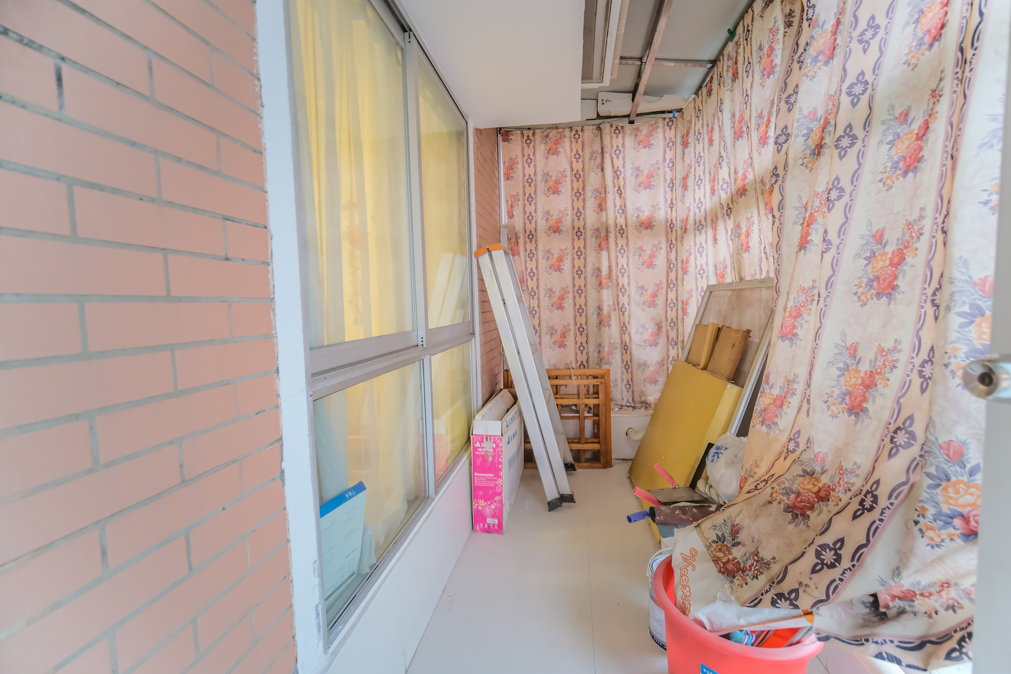 四季星城 3室2厅2卫 72.8万 四季星城 3室2厅2卫 72.8万阳台