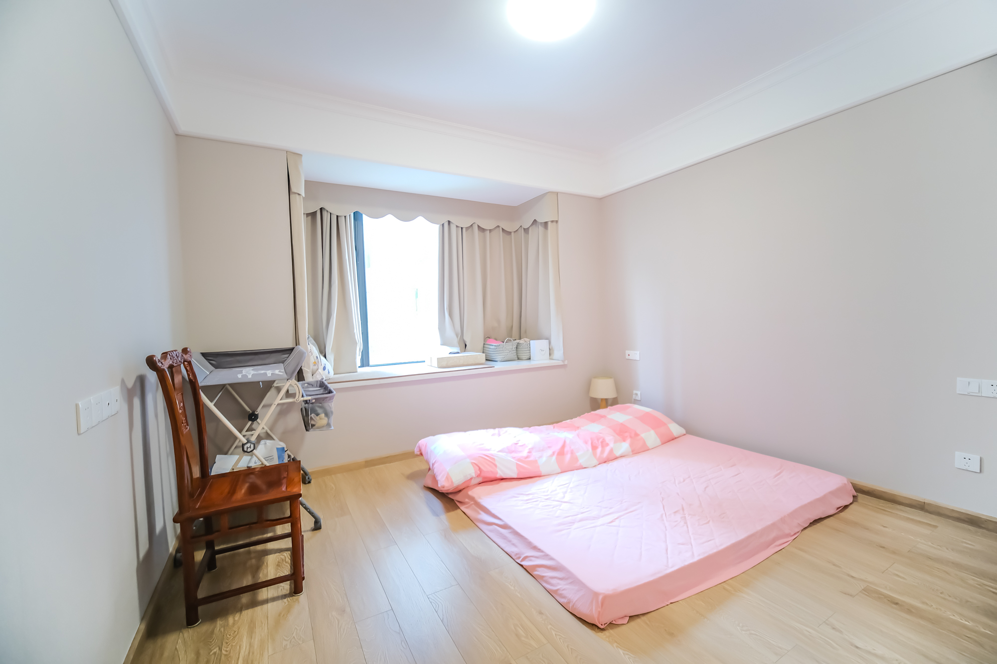 运达锦绣广场  4室2厅2卫    168.0万卧室