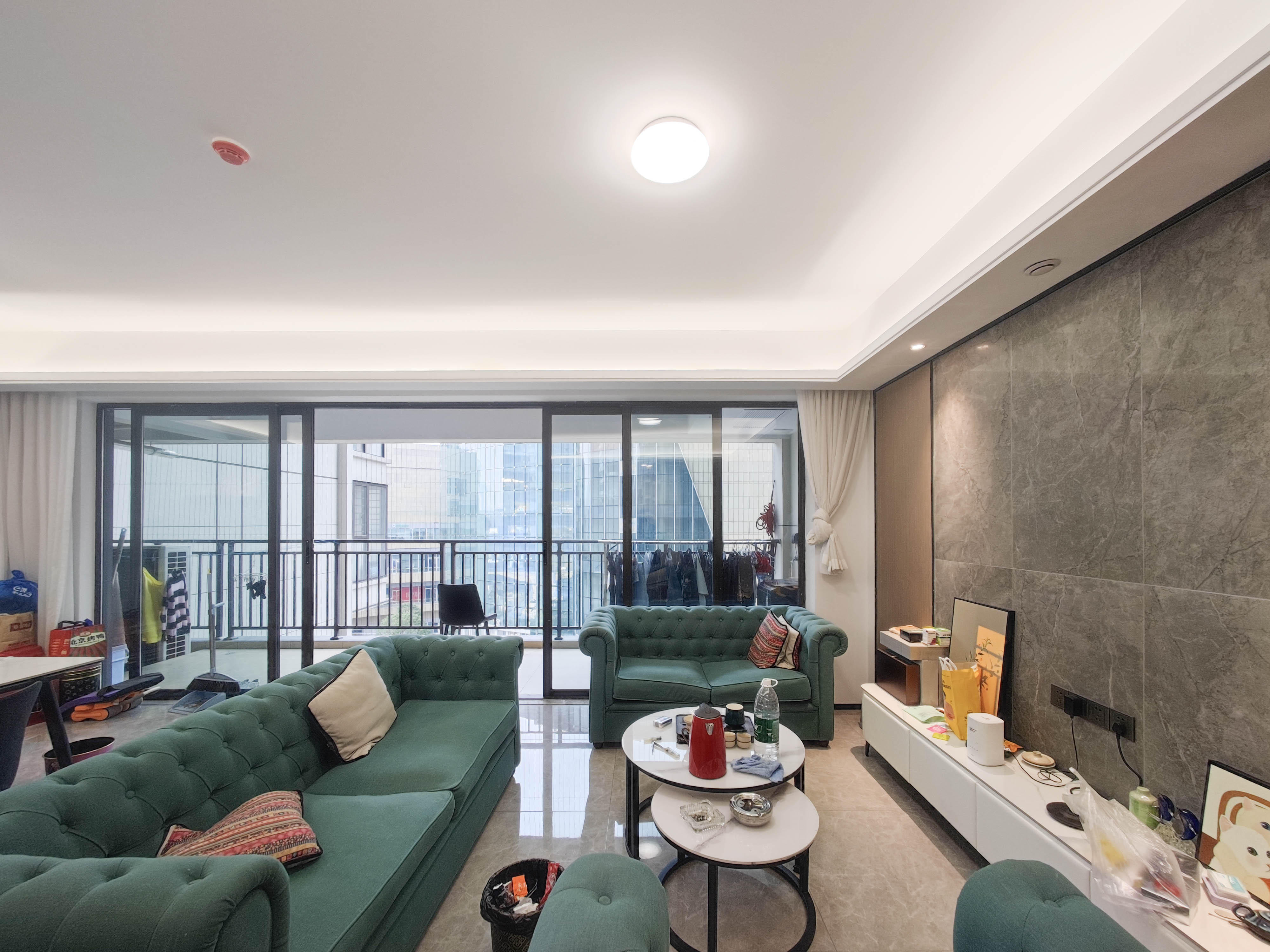 长房星城天地  4室2厅2卫    178.8万 长房星城天地  4室2厅2卫    178.8万客厅