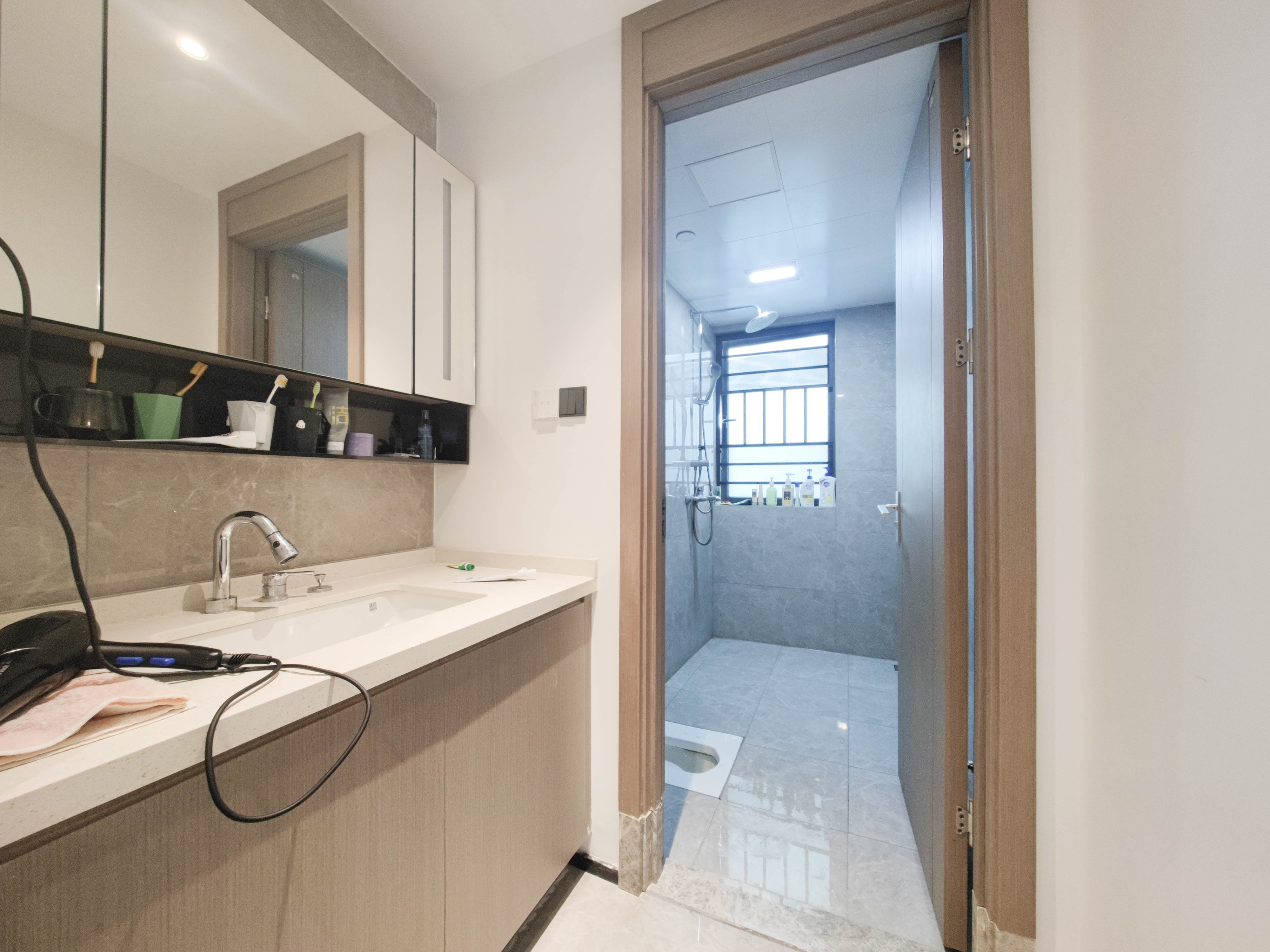 长房星城天地  4室2厅2卫    178.8万 长房星城天地  4室2厅2卫    178.8万卫生间