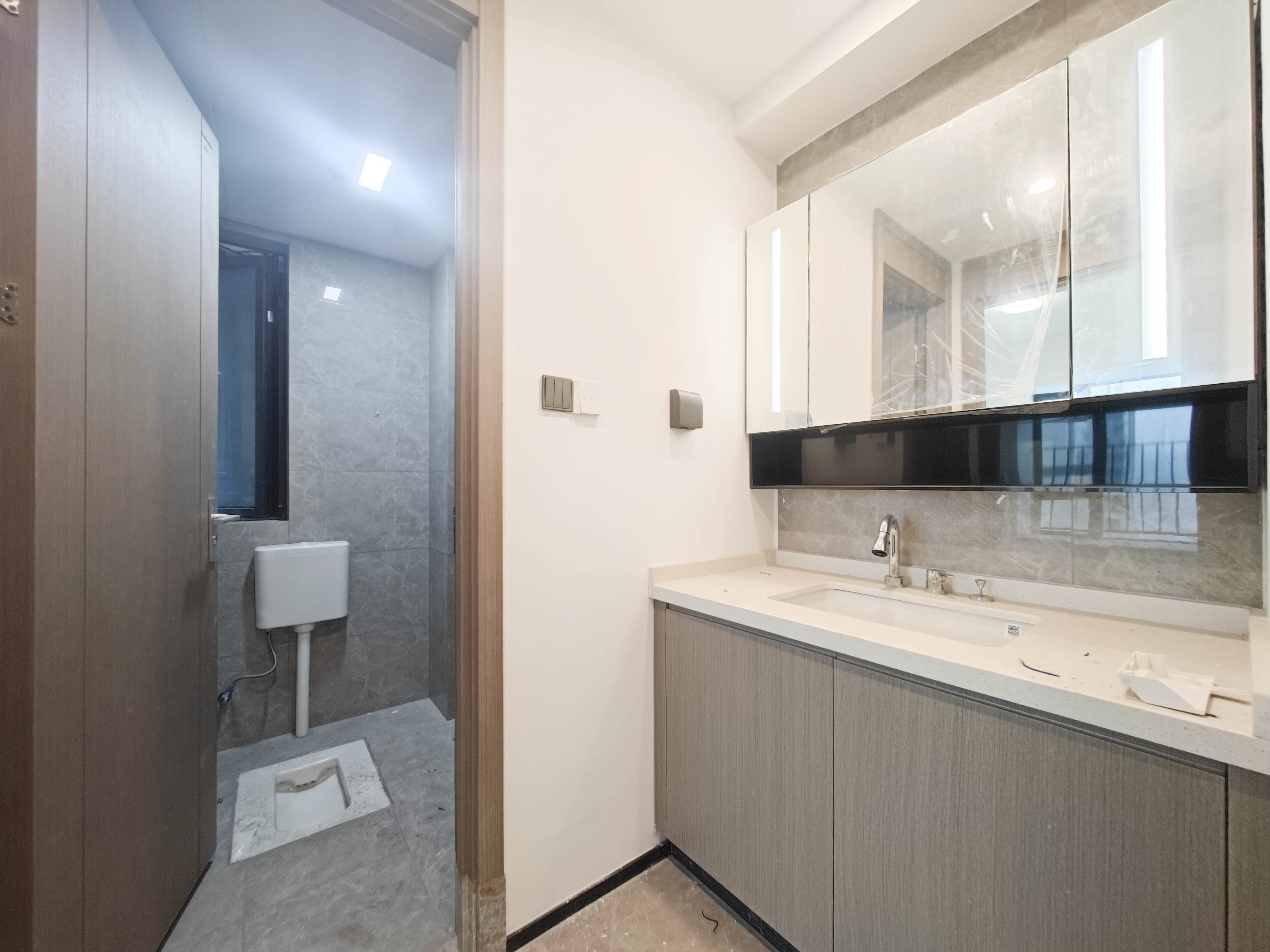 长房星城天地 3室2厅2卫 166.0万 长房星城天地 3室2厅2卫 166.0万卫生间