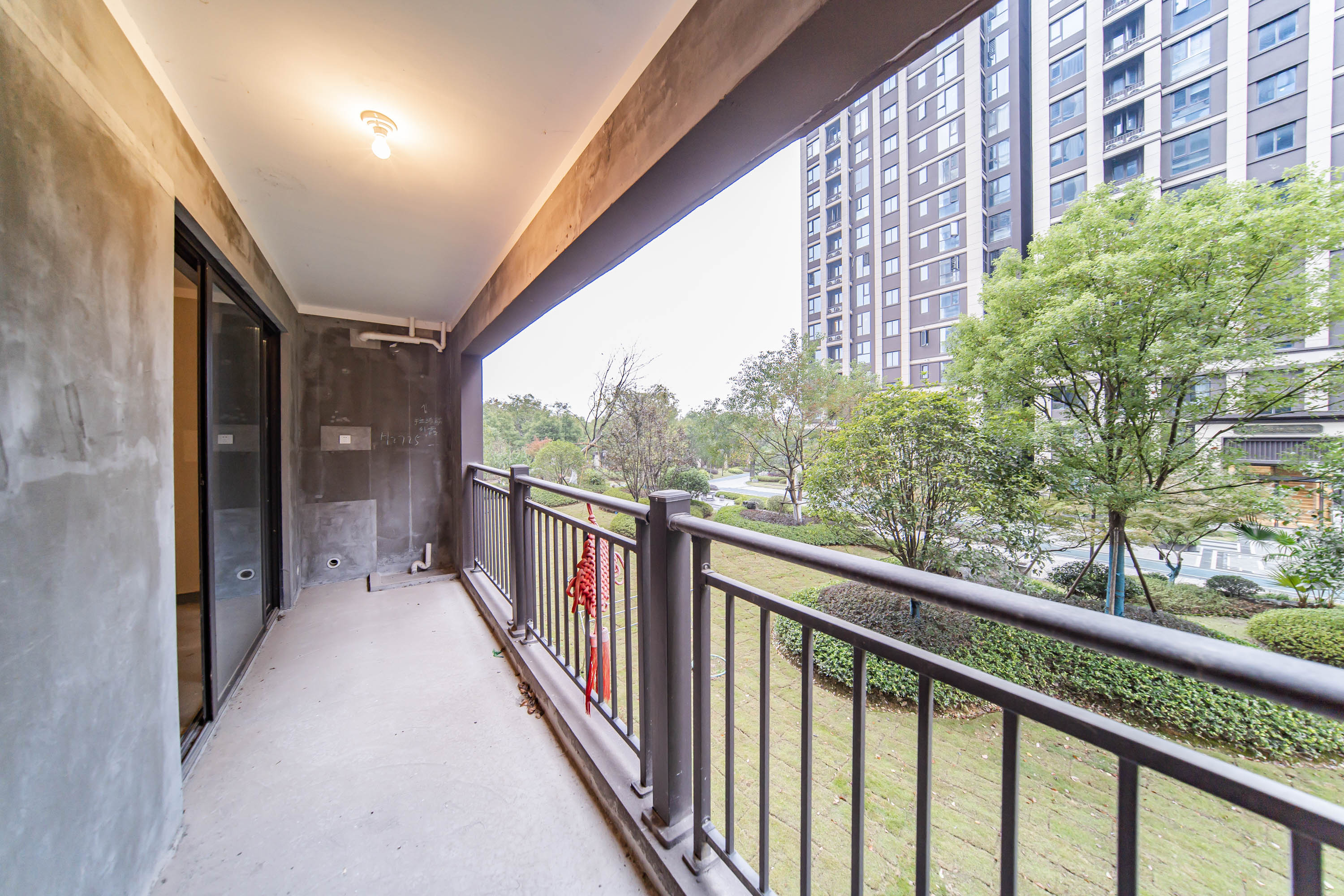 建发电建江山悦  4室2厅2卫   165.00万阳台