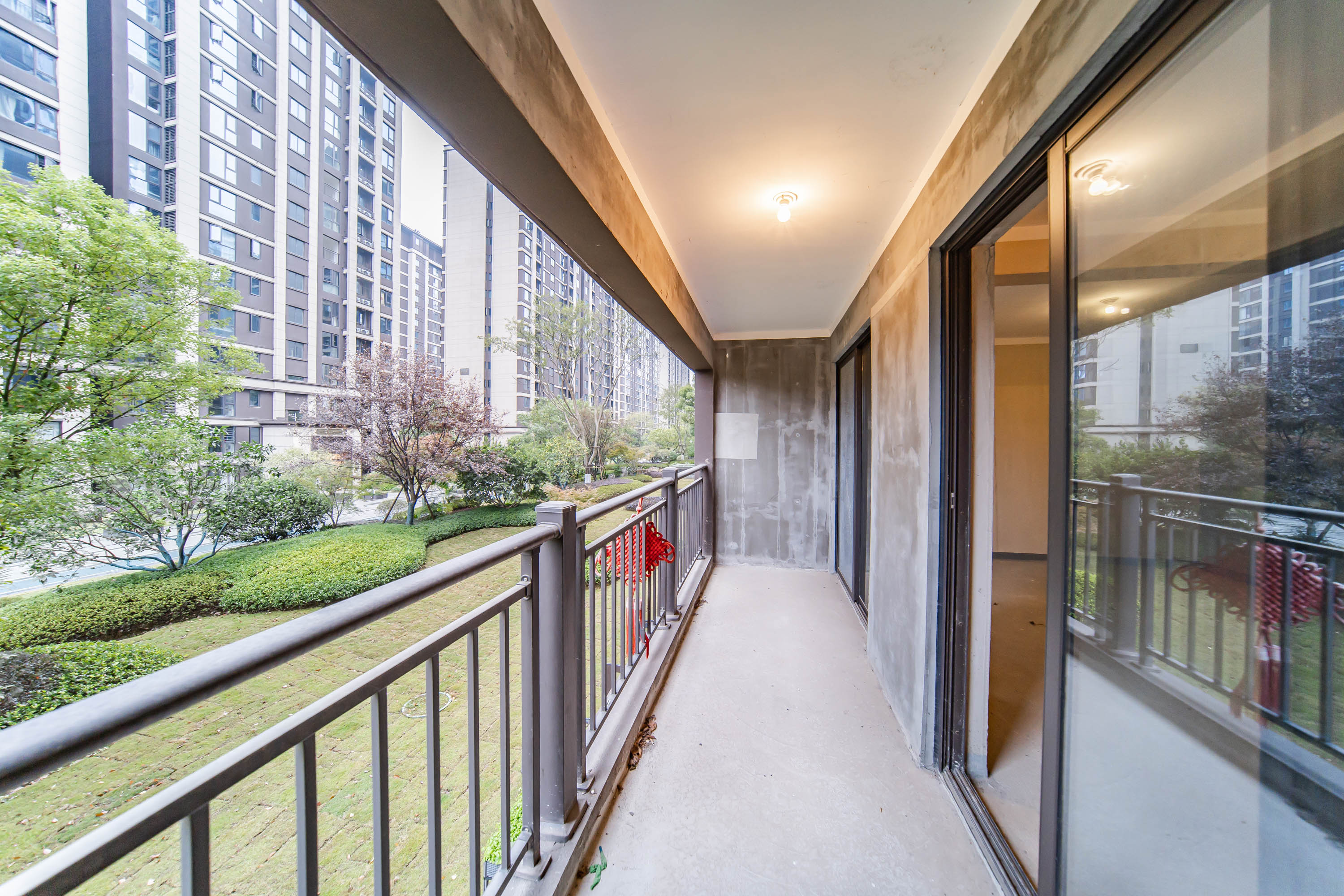 建发电建江山悦  4室2厅2卫   165.00万阳台