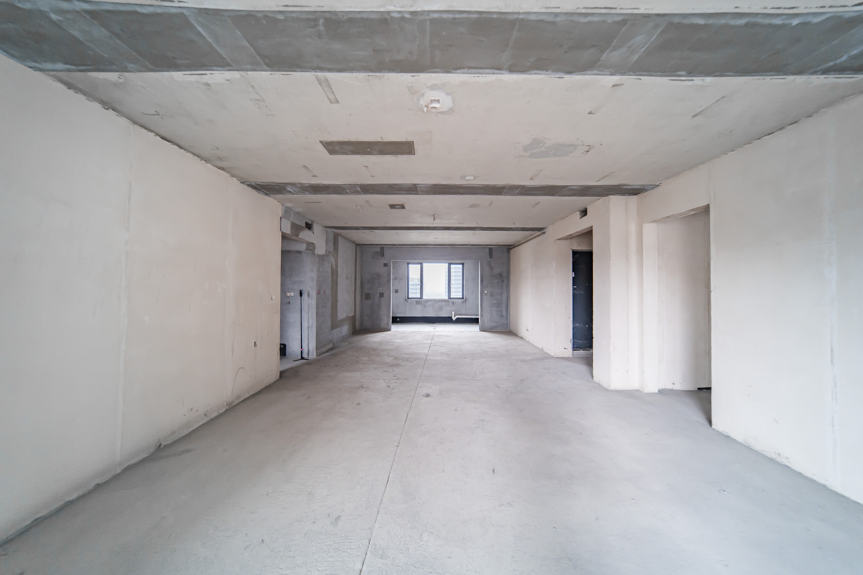 城发恒伟洋湖映2009  4室2厅2卫    255.0万客厅