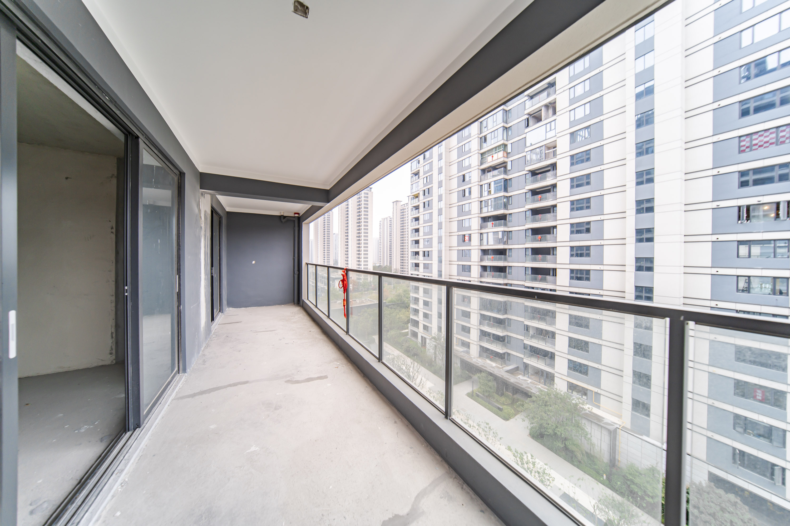 城发恒伟洋湖映2009 4室2厅2卫 255.0万 城发恒伟洋湖映2009 4室2厅2卫 255.0万阳台