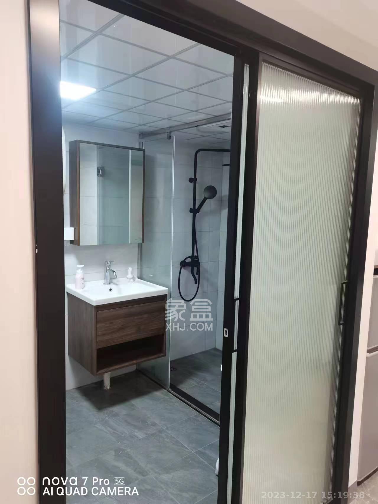 长燃润和天地(长润小区印湘江) 1室1厅1卫 1800.0元/月 长燃润和天地(长润小区印湘江) 1室1厅1卫 1800.0元/月室内图