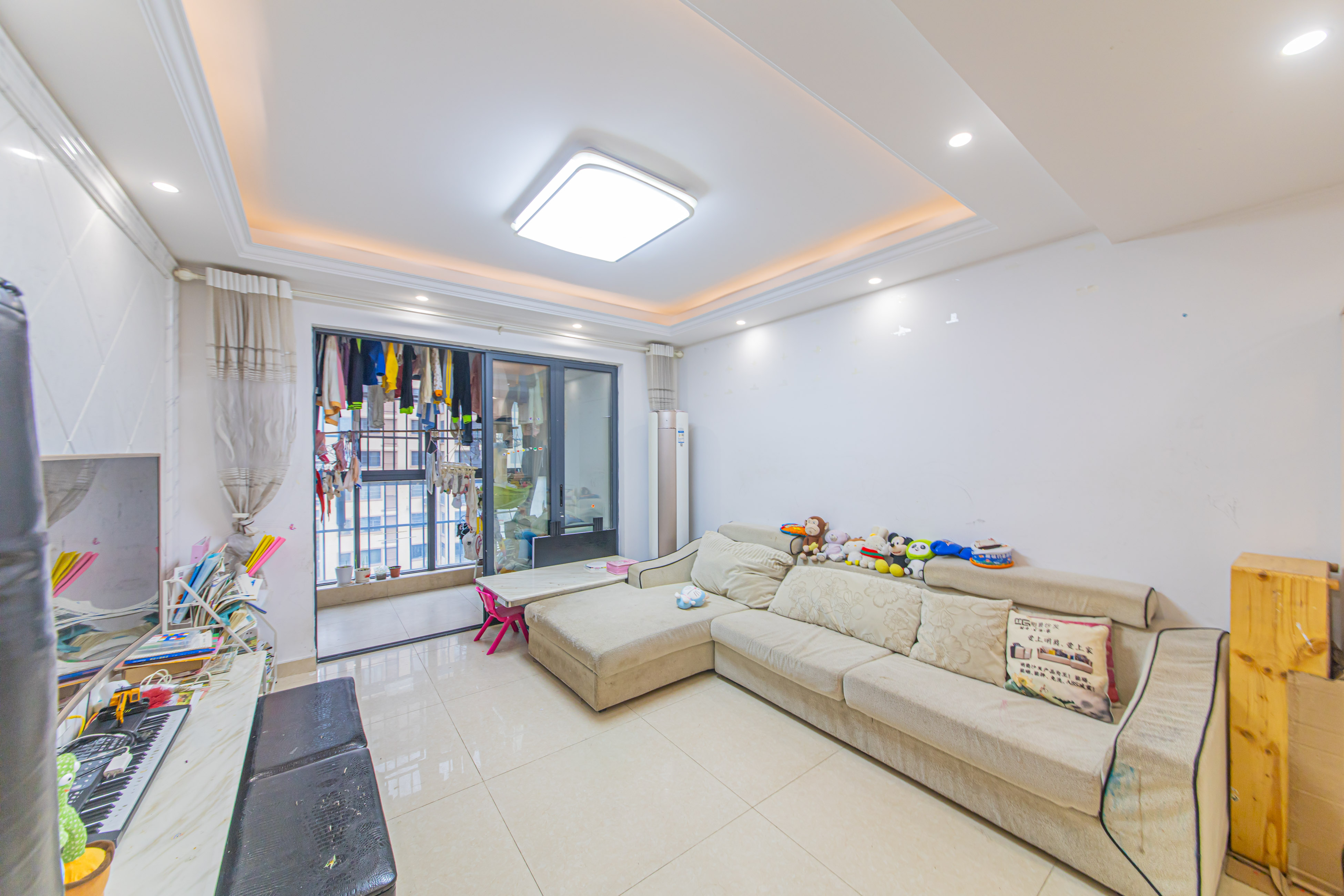 中建芙蓉嘉苑  3室2厅2卫    99.8万 中建芙蓉嘉苑  3室2厅2卫    99.8万客厅