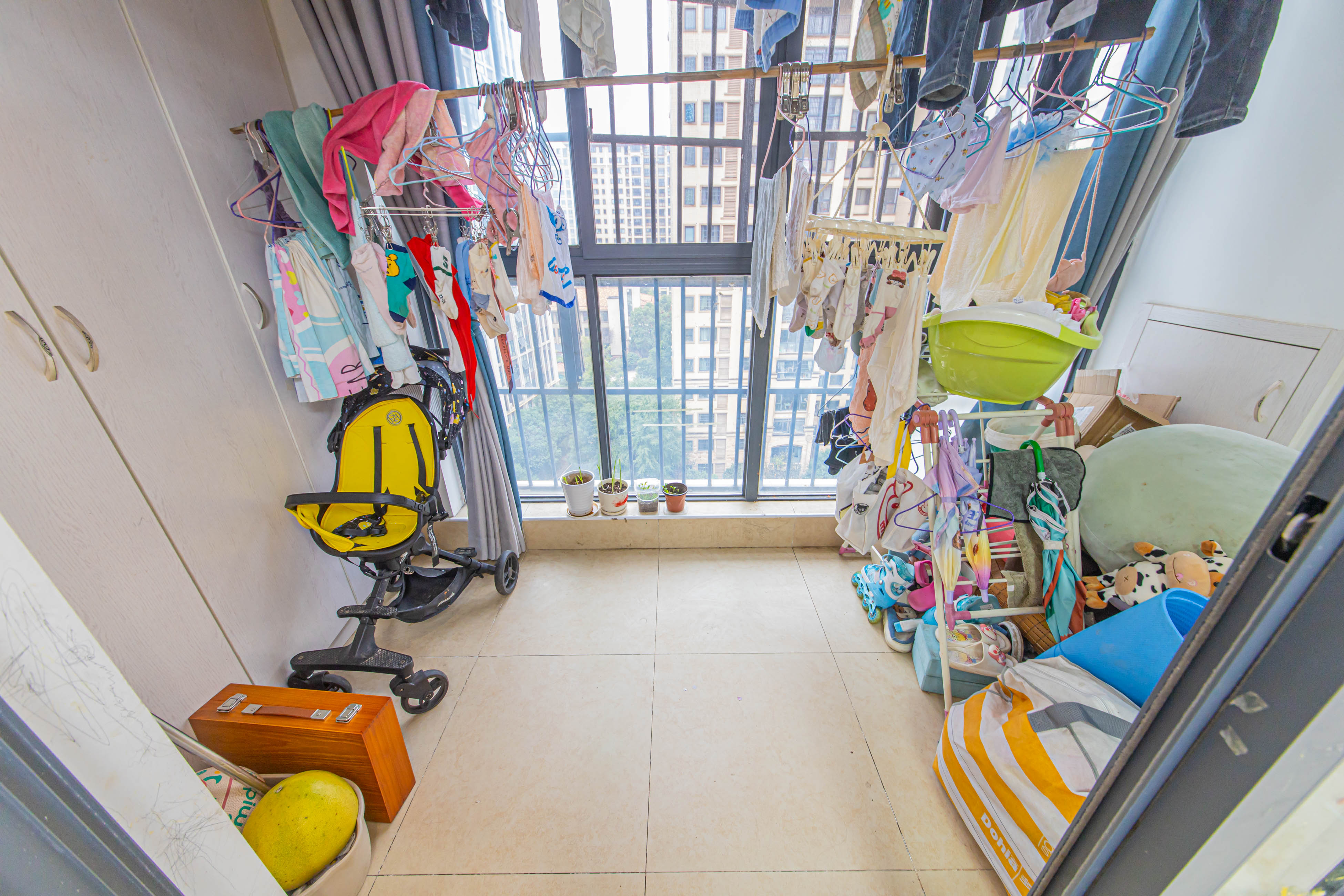 中建芙蓉嘉苑  3室2厅2卫    99.8万 中建芙蓉嘉苑  3室2厅2卫    99.8万阳台