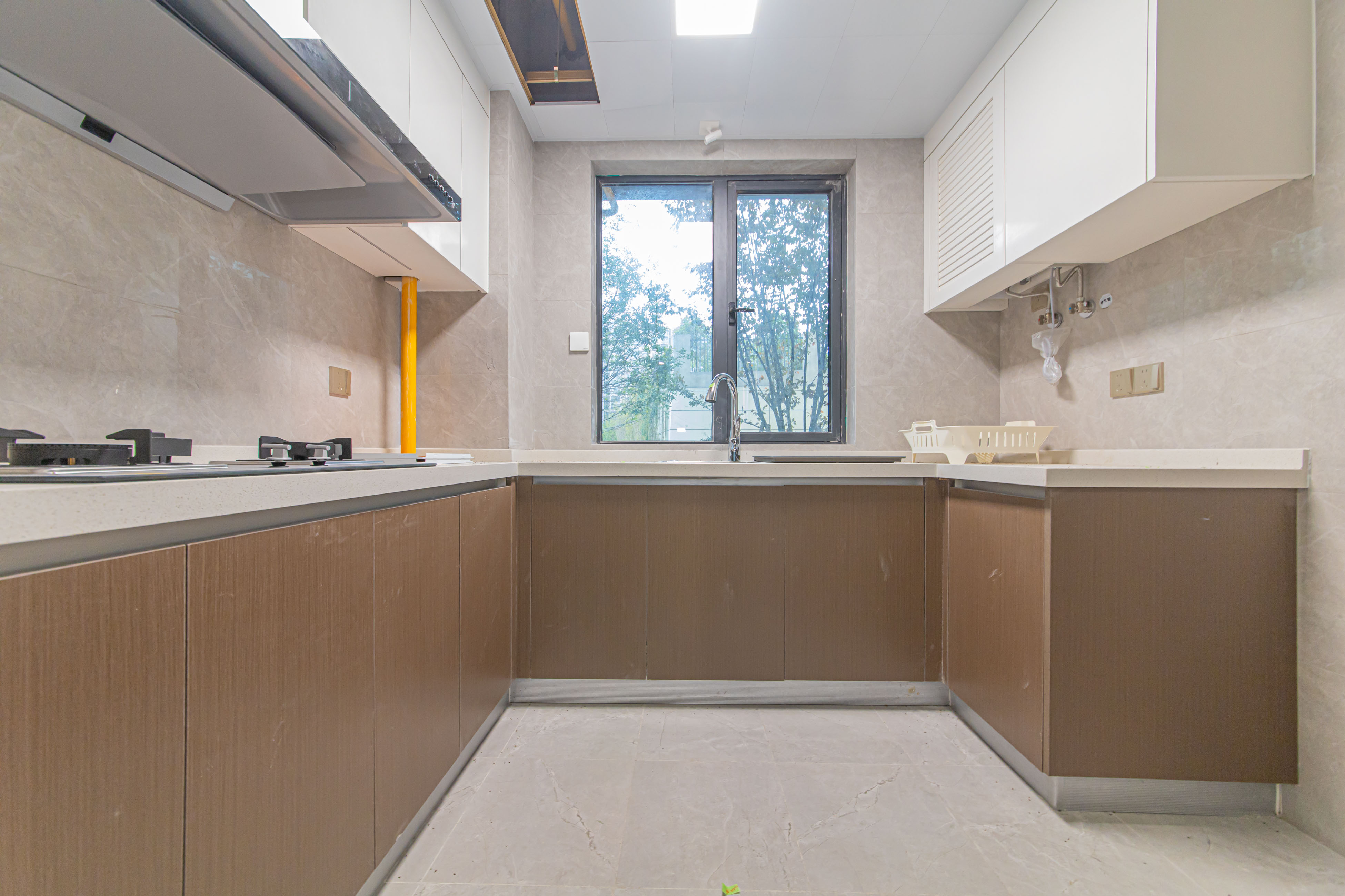 江悦和鸣  3室2厅2卫    189.0万 江悦和鸣  3室2厅2卫    189.0万厨房