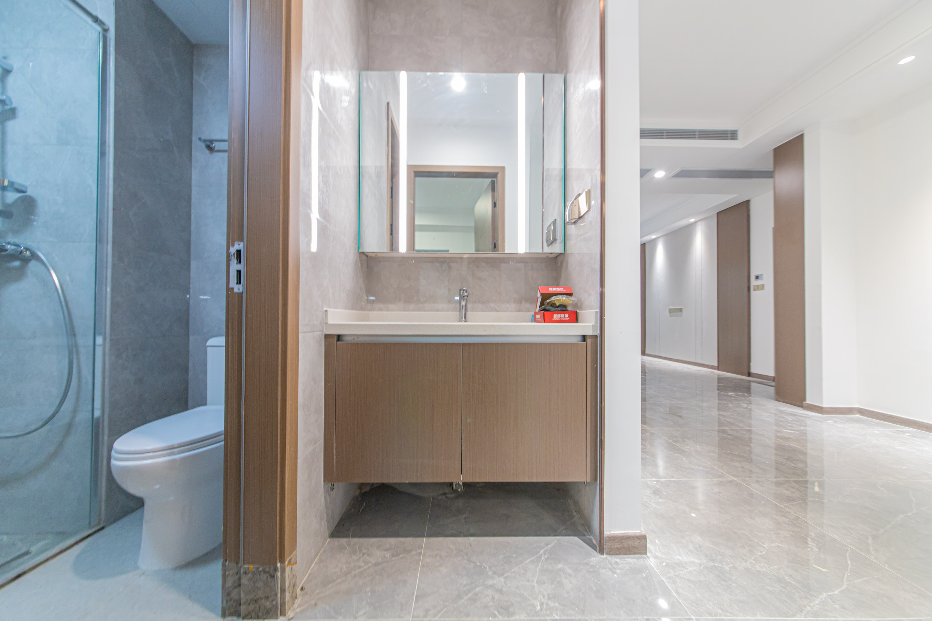 江悦和鸣  3室2厅2卫    189.0万 江悦和鸣  3室2厅2卫    189.0万卫生间