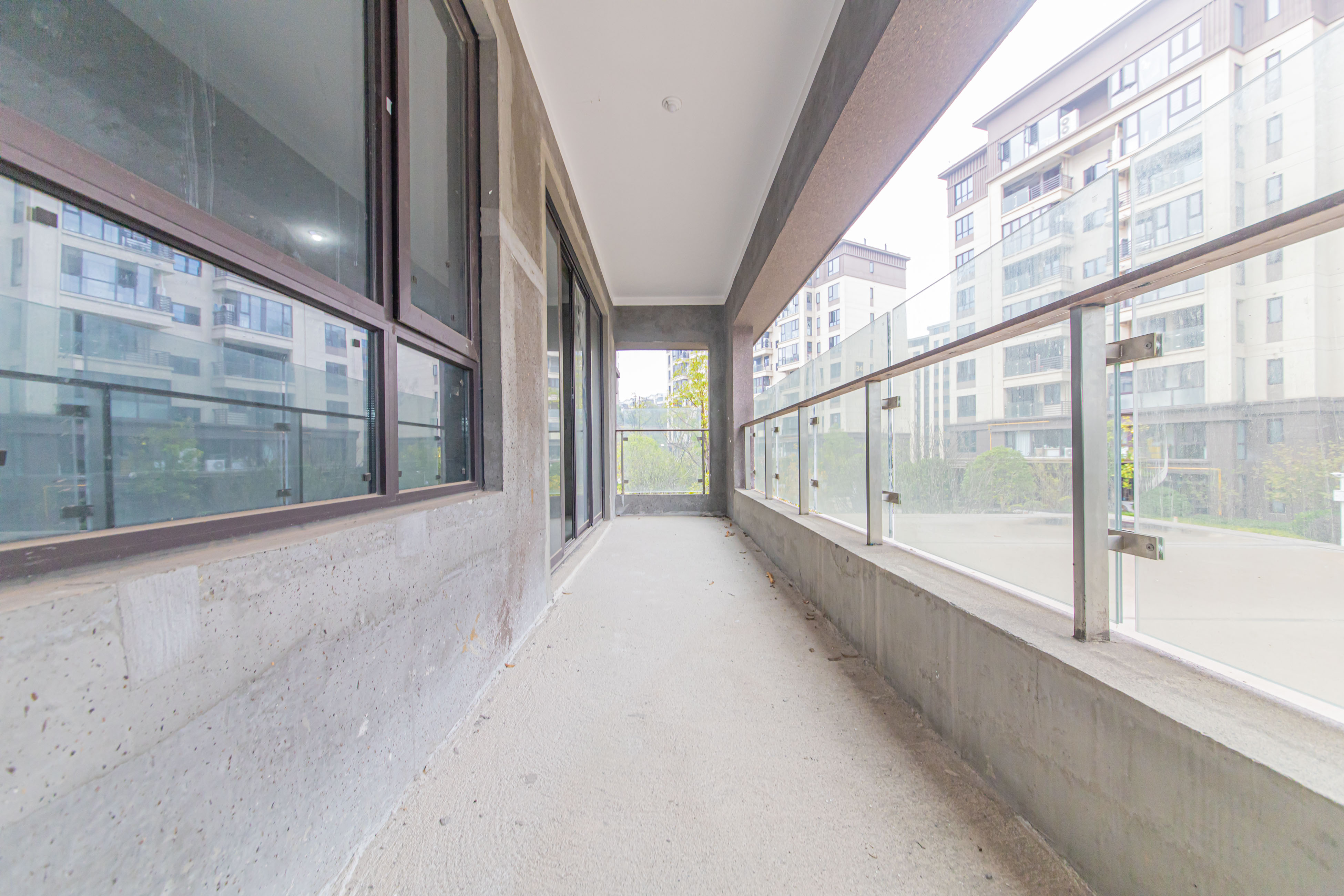 北辰中央公园辰玺洋房区  4室2厅3卫    265.0万 北辰中央公园辰玺洋房区  4室2厅3卫    265.0万阳台