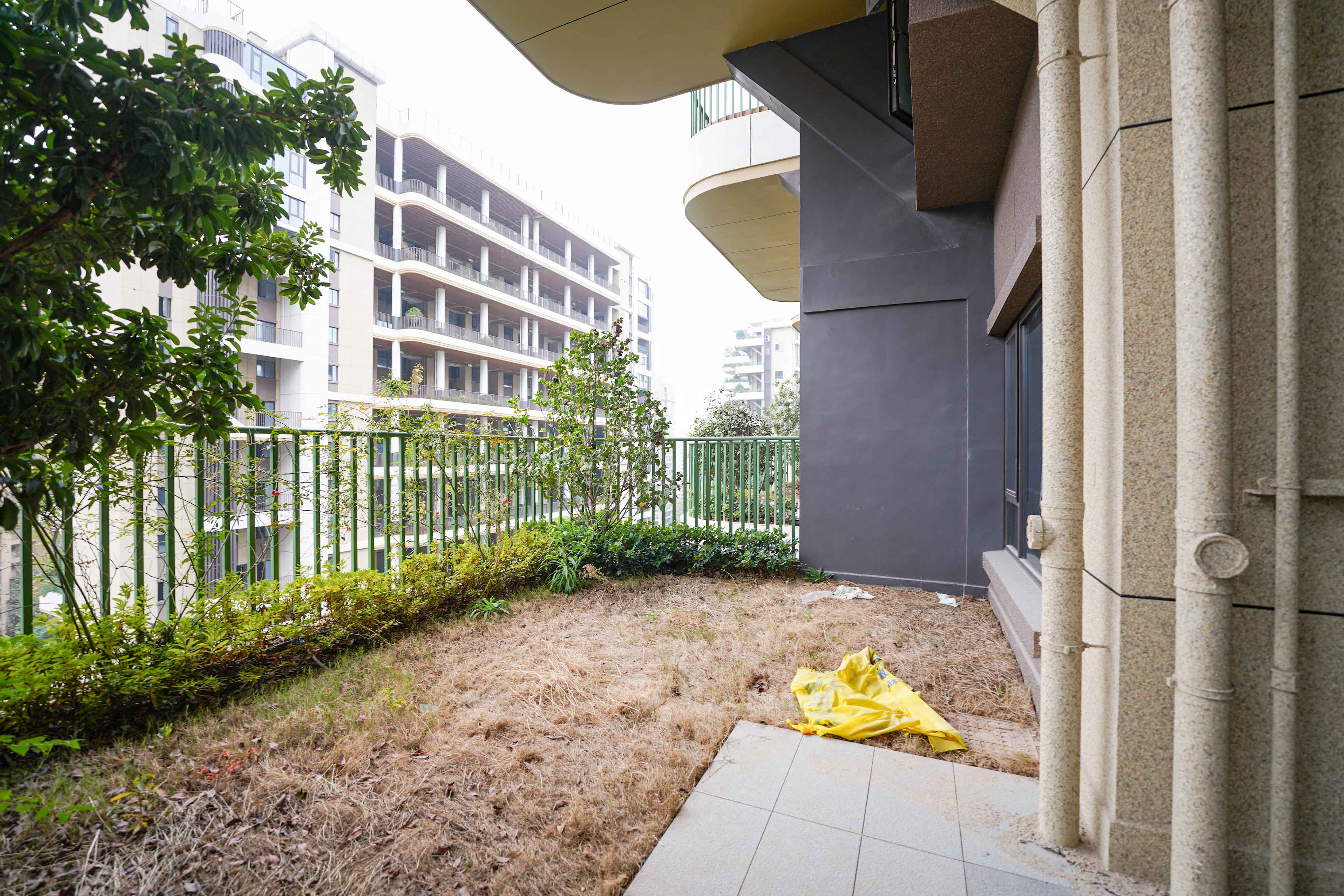 福天藏郡院子  4室2厅2卫    175.0万阳台