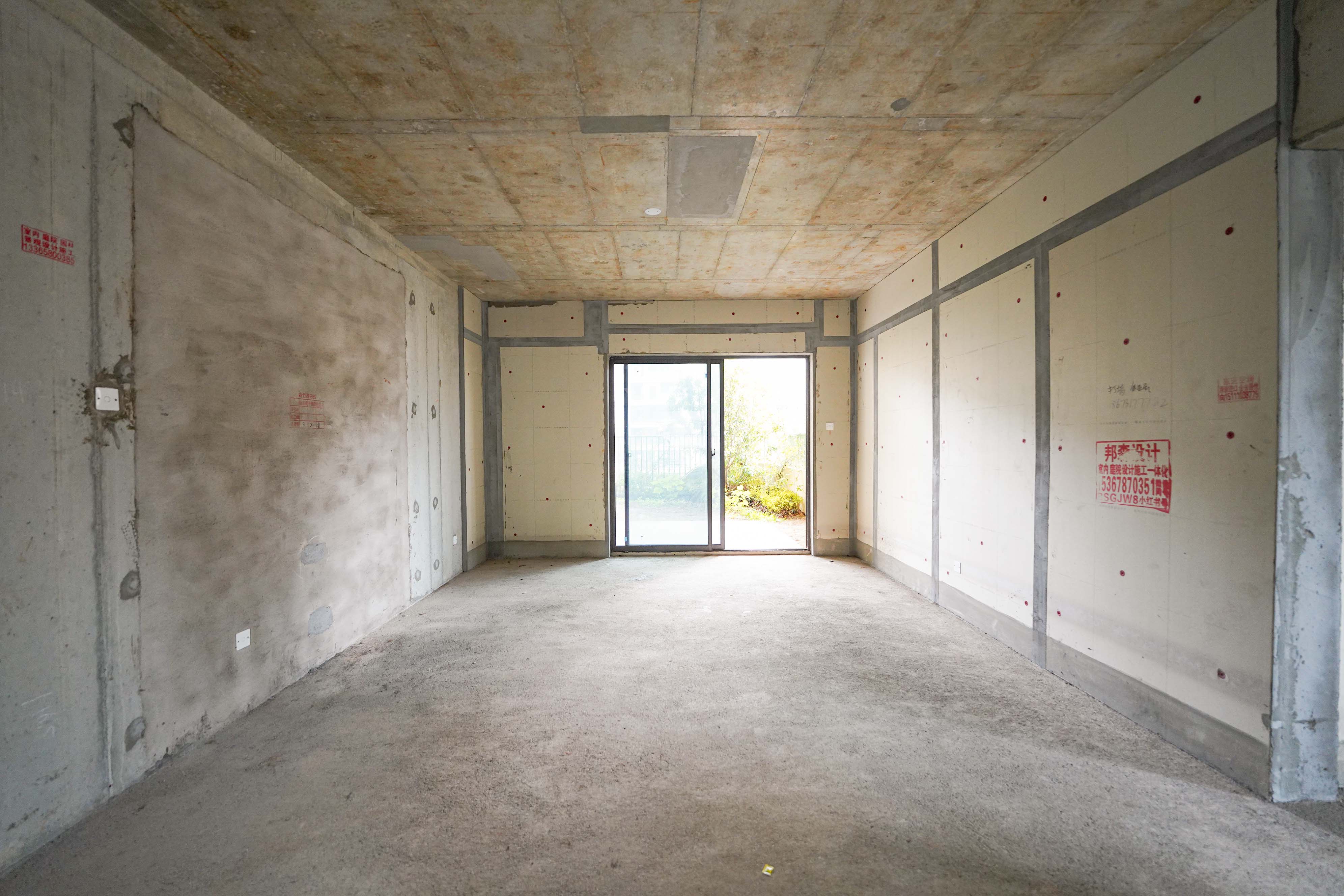 福天藏郡院子 4室1厅2卫 137.8万 福天藏郡院子 4室1厅2卫 137.8万客厅