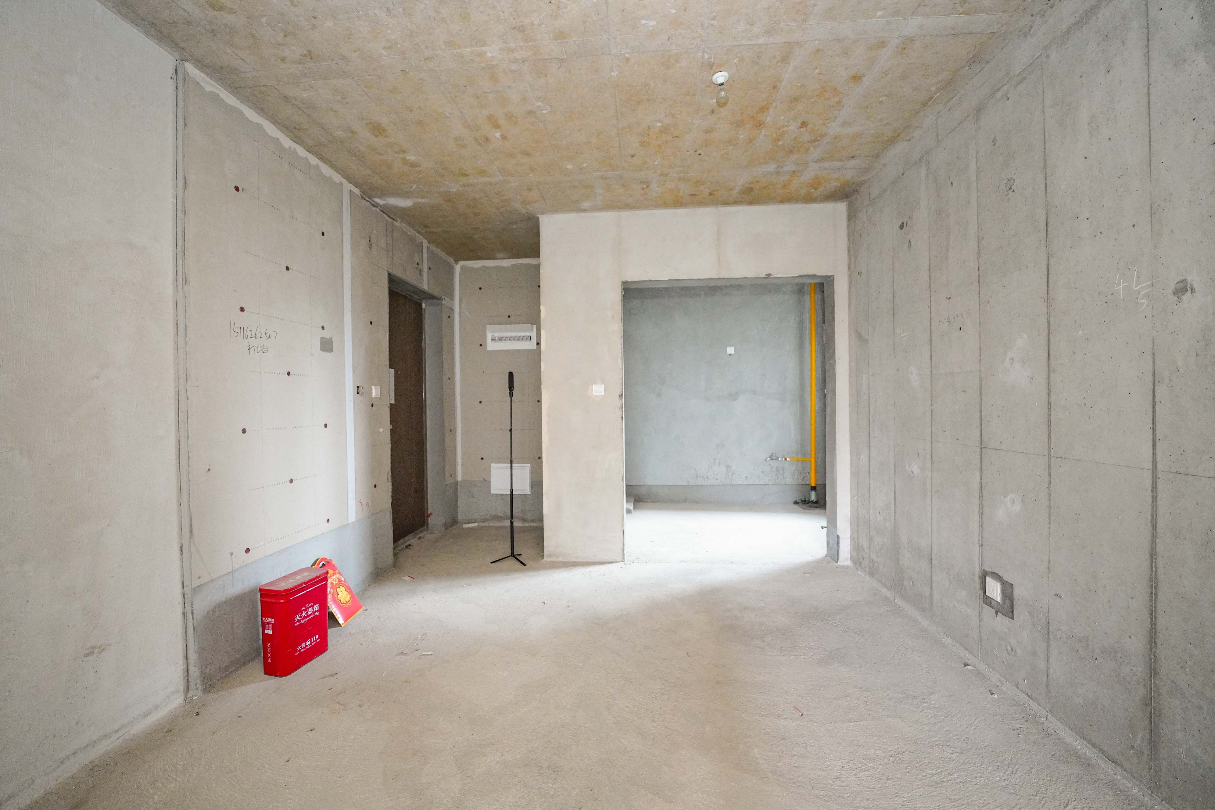 金地都会风華  4室2厅2卫    149.0万 金地都会风華  4室2厅2卫    149.0万客厅