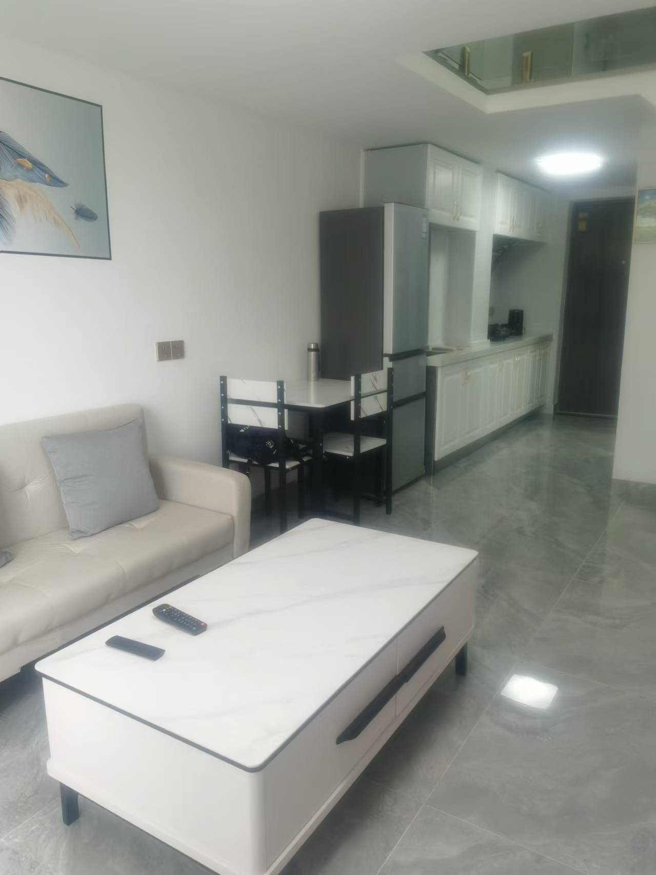 映客龙湖璟翠公馆(映客龙湖璟翠中心)  2室1厅1卫    2000.0元/月 映客龙湖璟翠公馆(映客龙湖璟翠中心)  2室1厅1卫    2000.0元/月